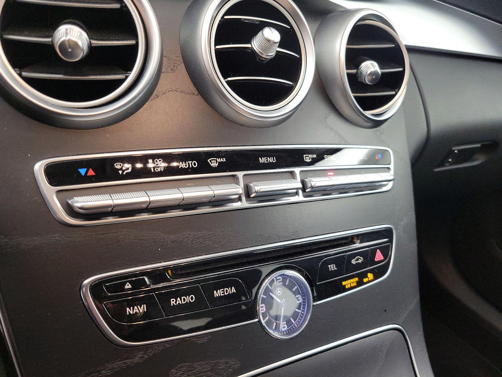 Thumbnail: 2015 Mercedes-Benz C-Class - 17