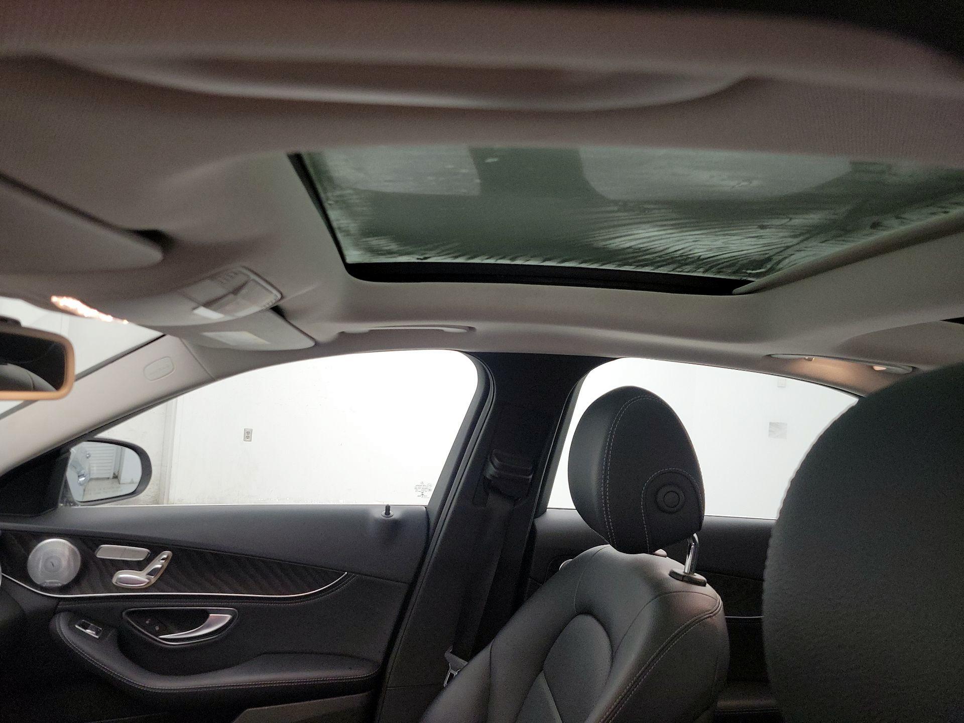 Thumbnail: 2015 Mercedes-Benz C-Class - 20