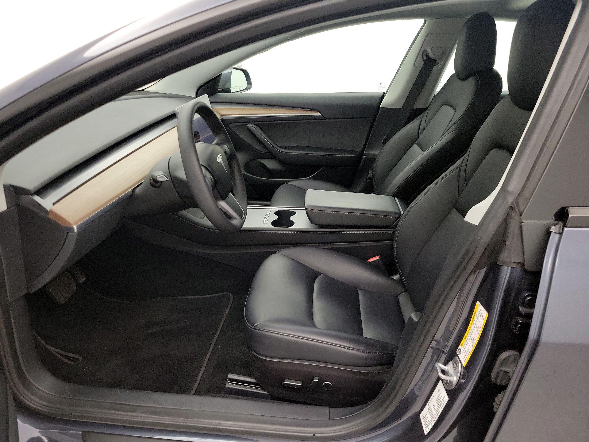 Thumbnail: 2022 Tesla Model 3 - 11