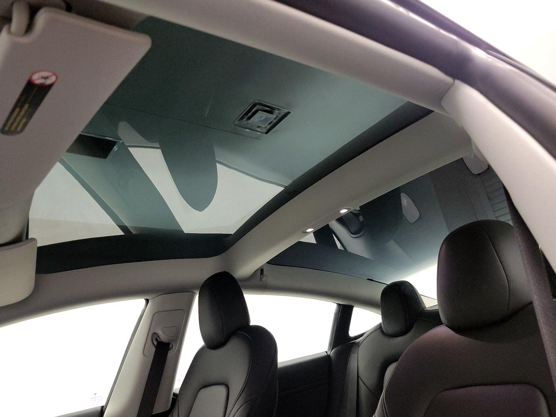 Thumbnail: 2022 Tesla Model 3 - 19