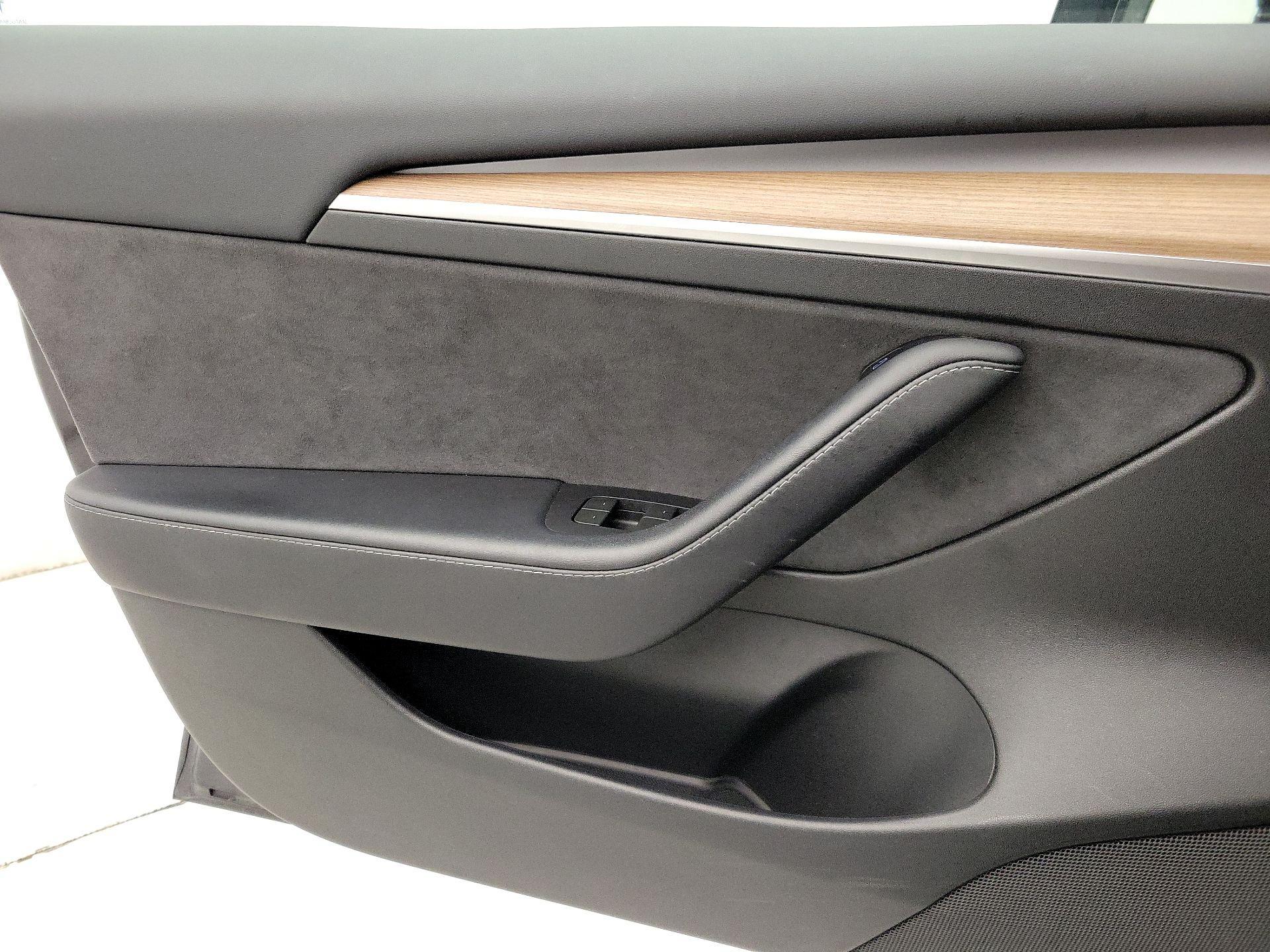 Thumbnail: 2023 Tesla Model 3 - 12