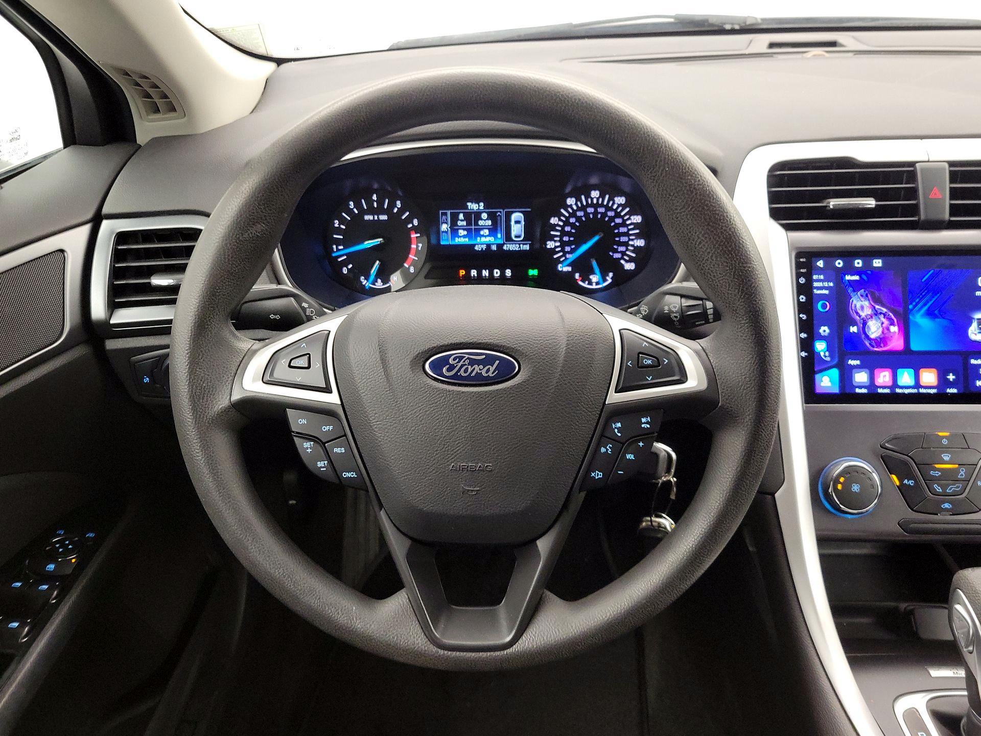 Thumbnail: 2015 Ford Fusion - 10