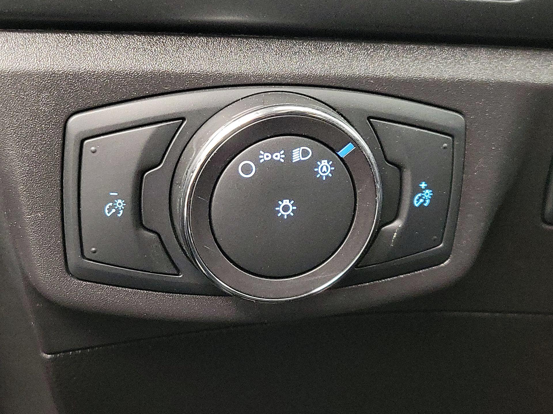 Thumbnail: 2015 Ford Fusion - 13