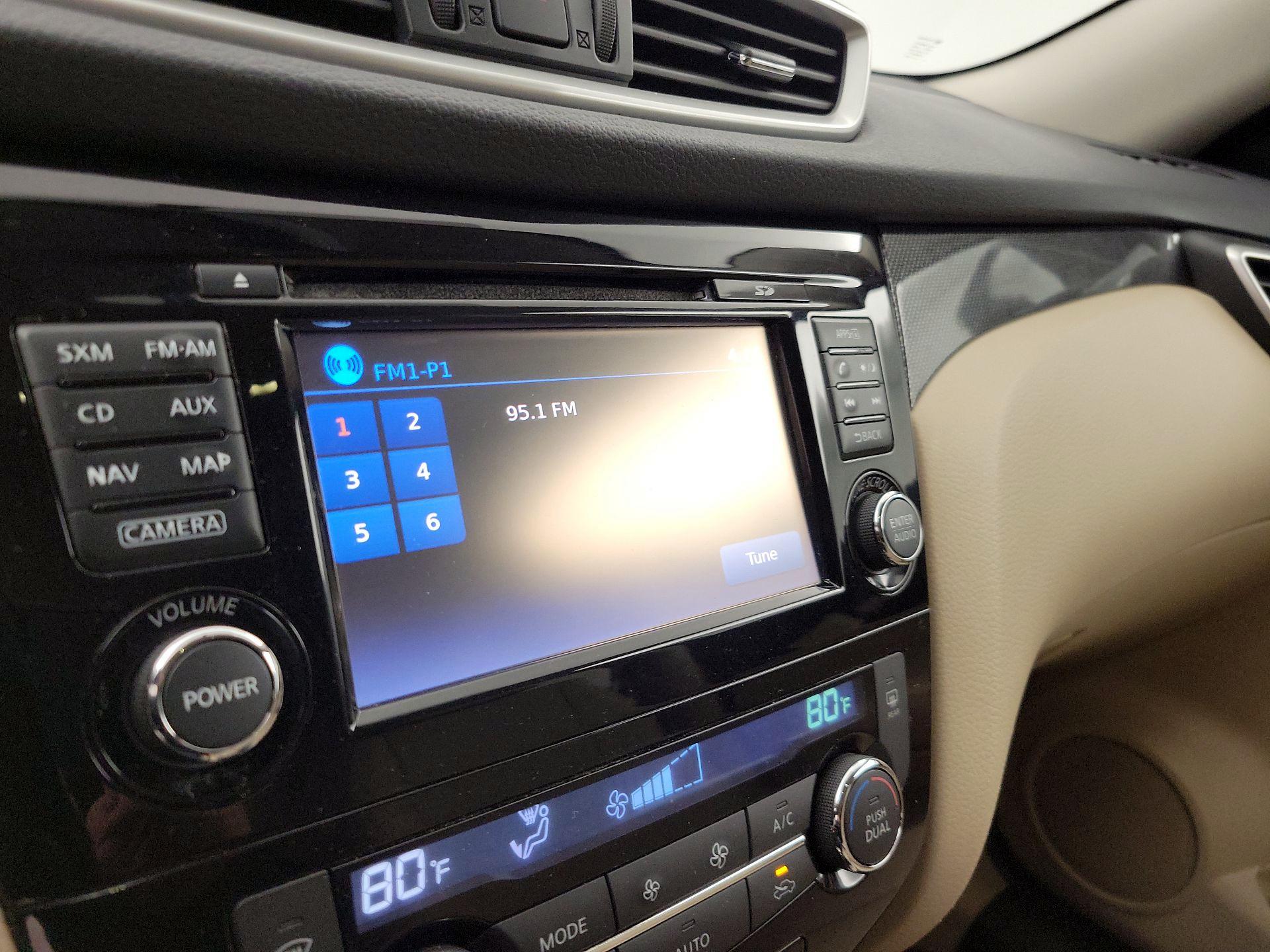 Thumbnail: 2016 Nissan Rogue - 16