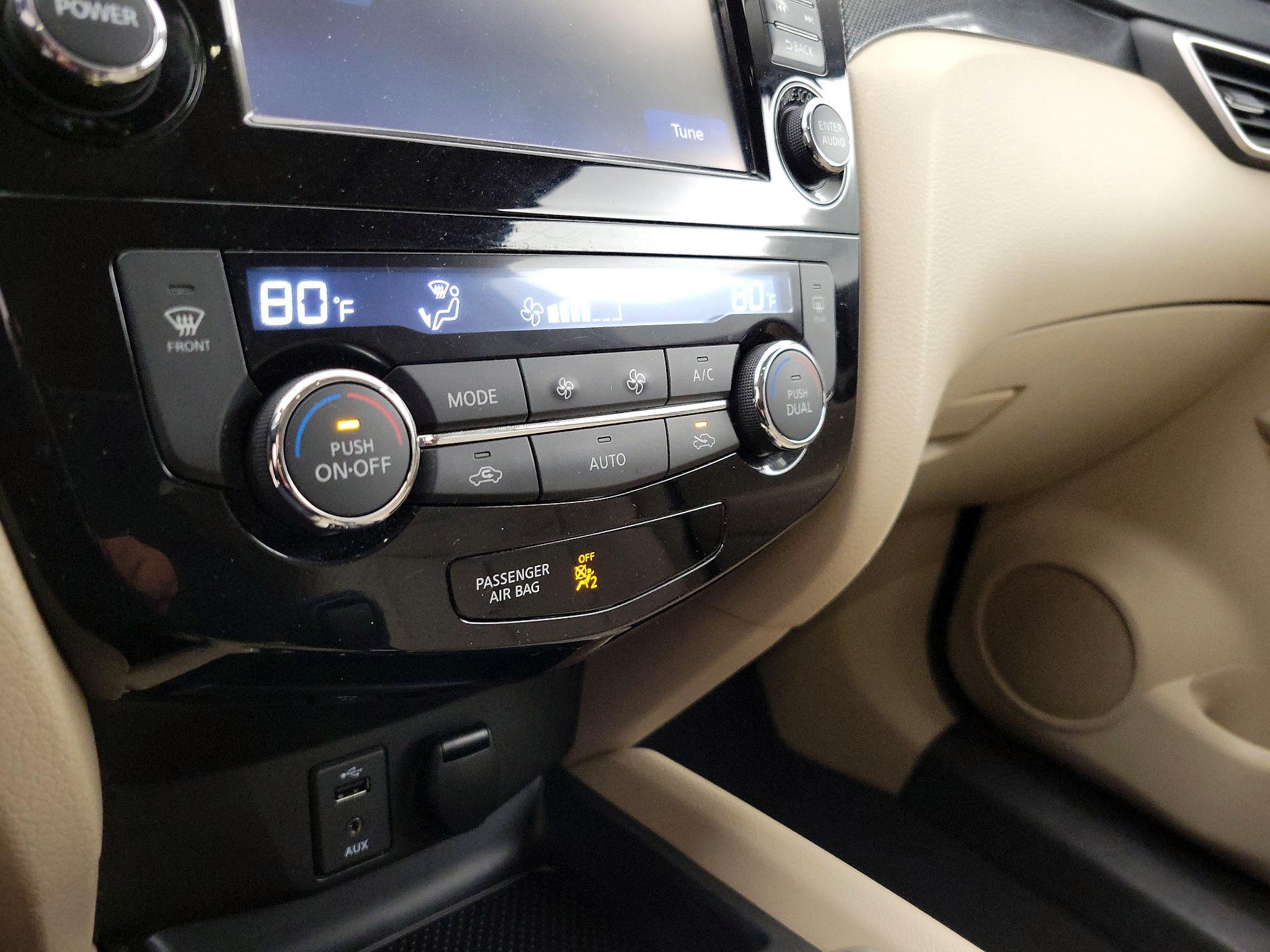 Thumbnail: 2016 Nissan Rogue - 17