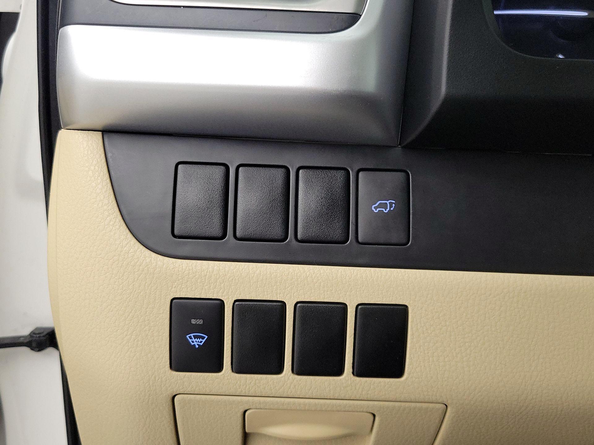 Thumbnail: 2015 Toyota Highlander - 13