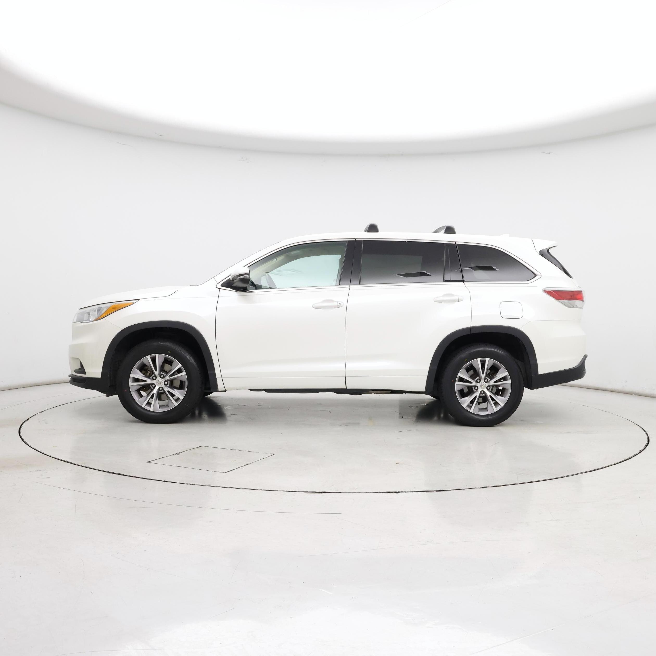 Thumbnail: 2015 Toyota Highlander - 3
