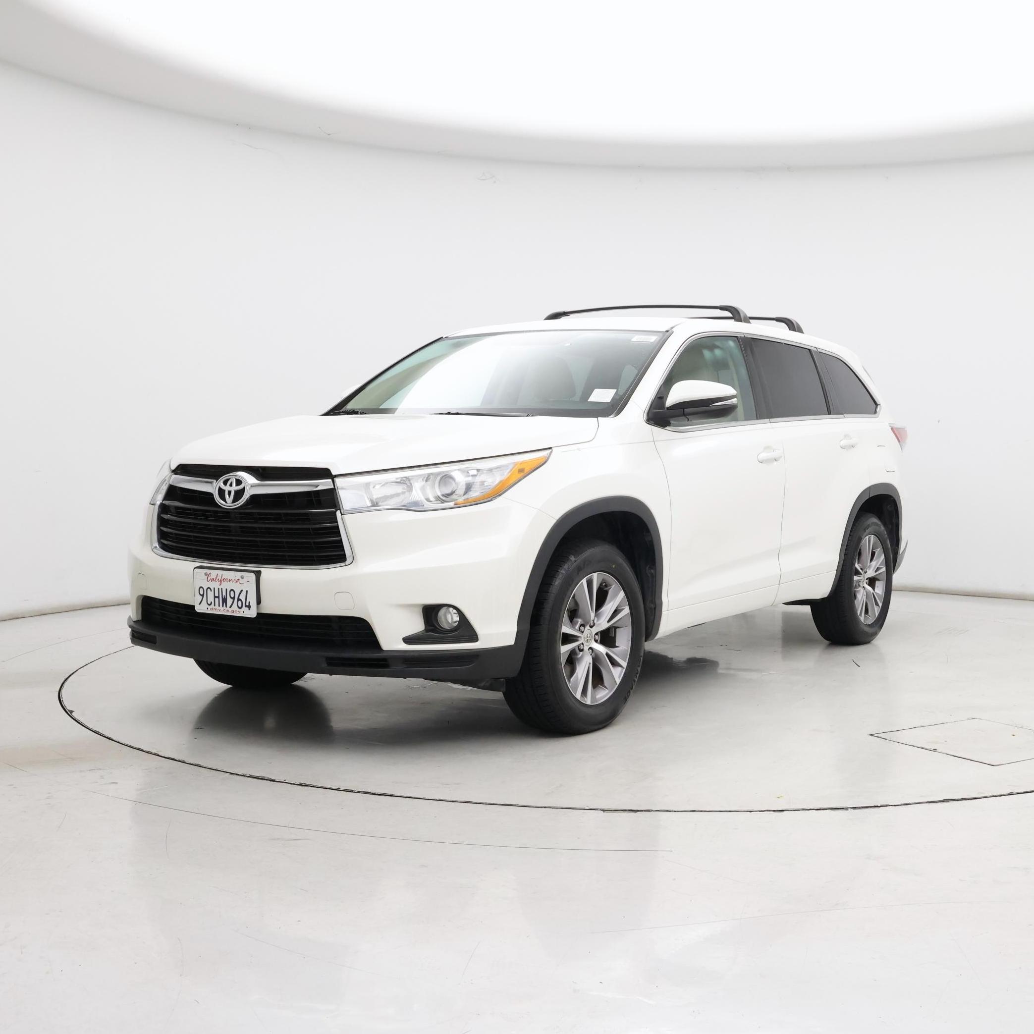 Thumbnail: 2015 Toyota Highlander - 4