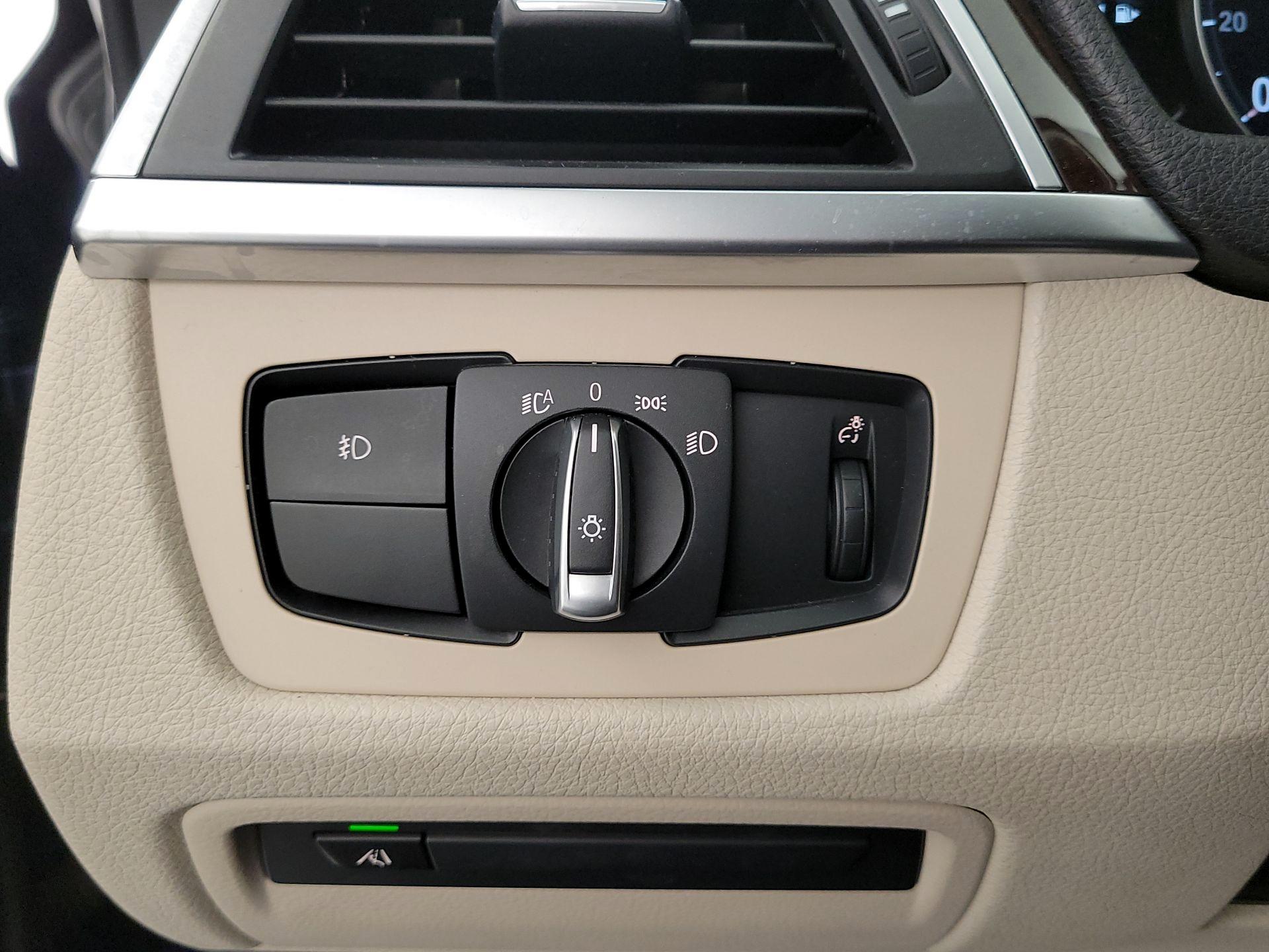 Thumbnail: 2018 BMW 3 Series - 13