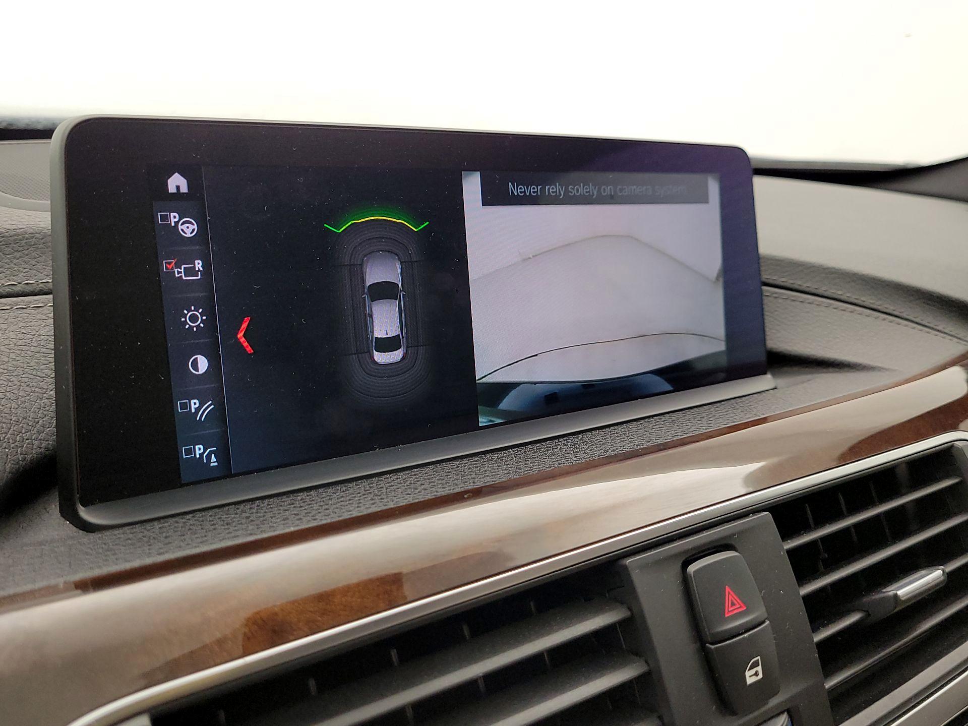 Thumbnail: 2018 BMW 3 Series - 15