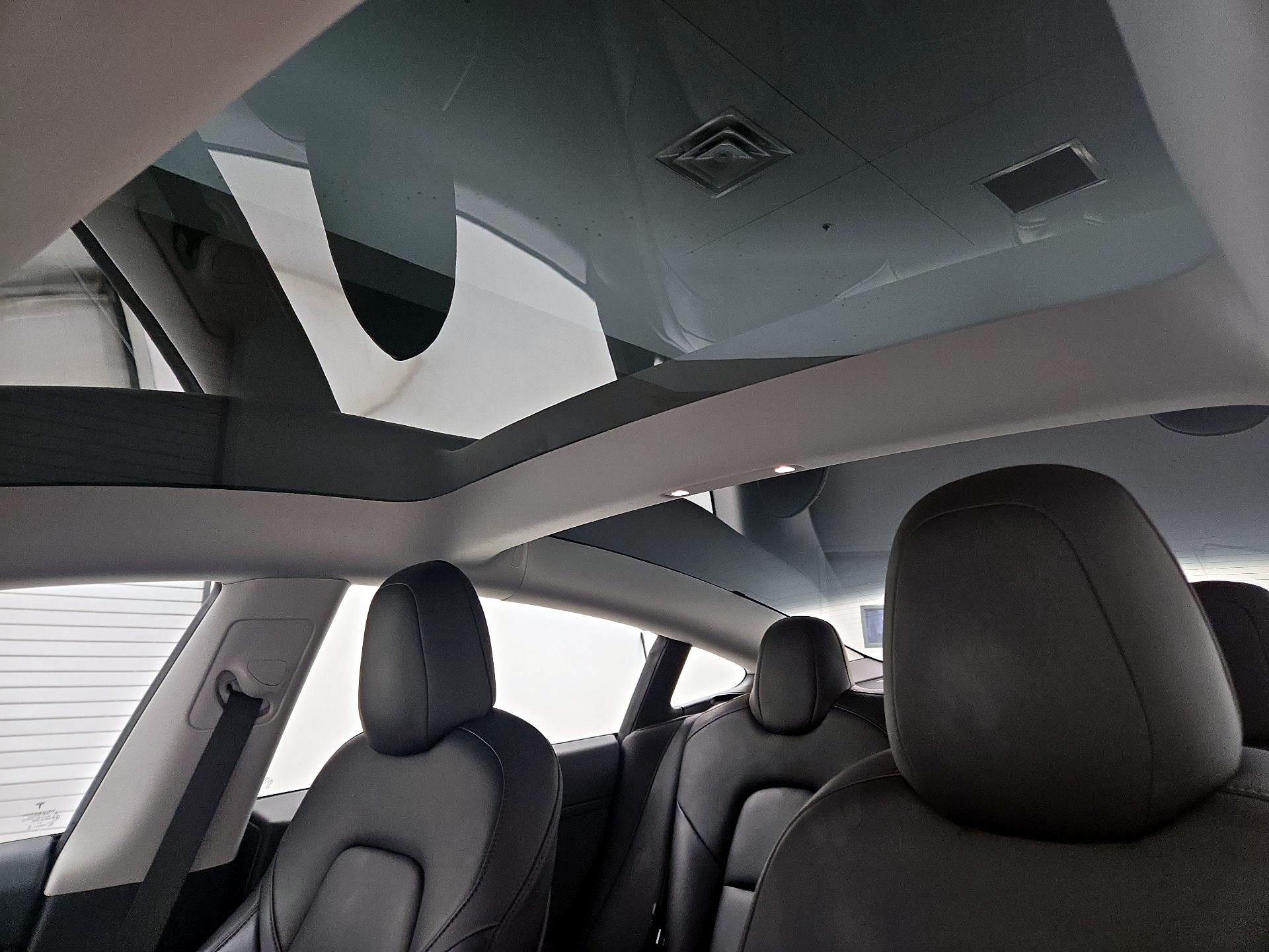 Thumbnail: 2021 Tesla Model 3 - 17