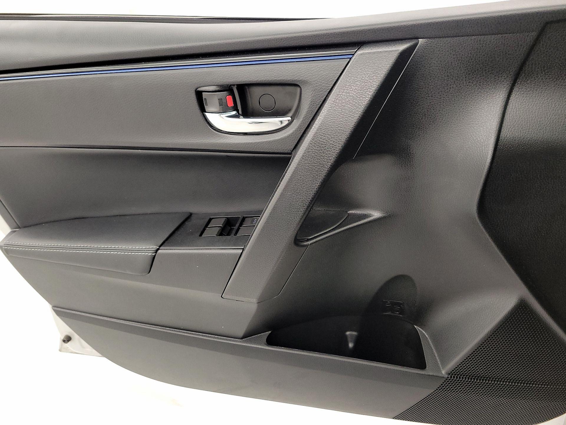 Thumbnail: 2017 Toyota Corolla - 12