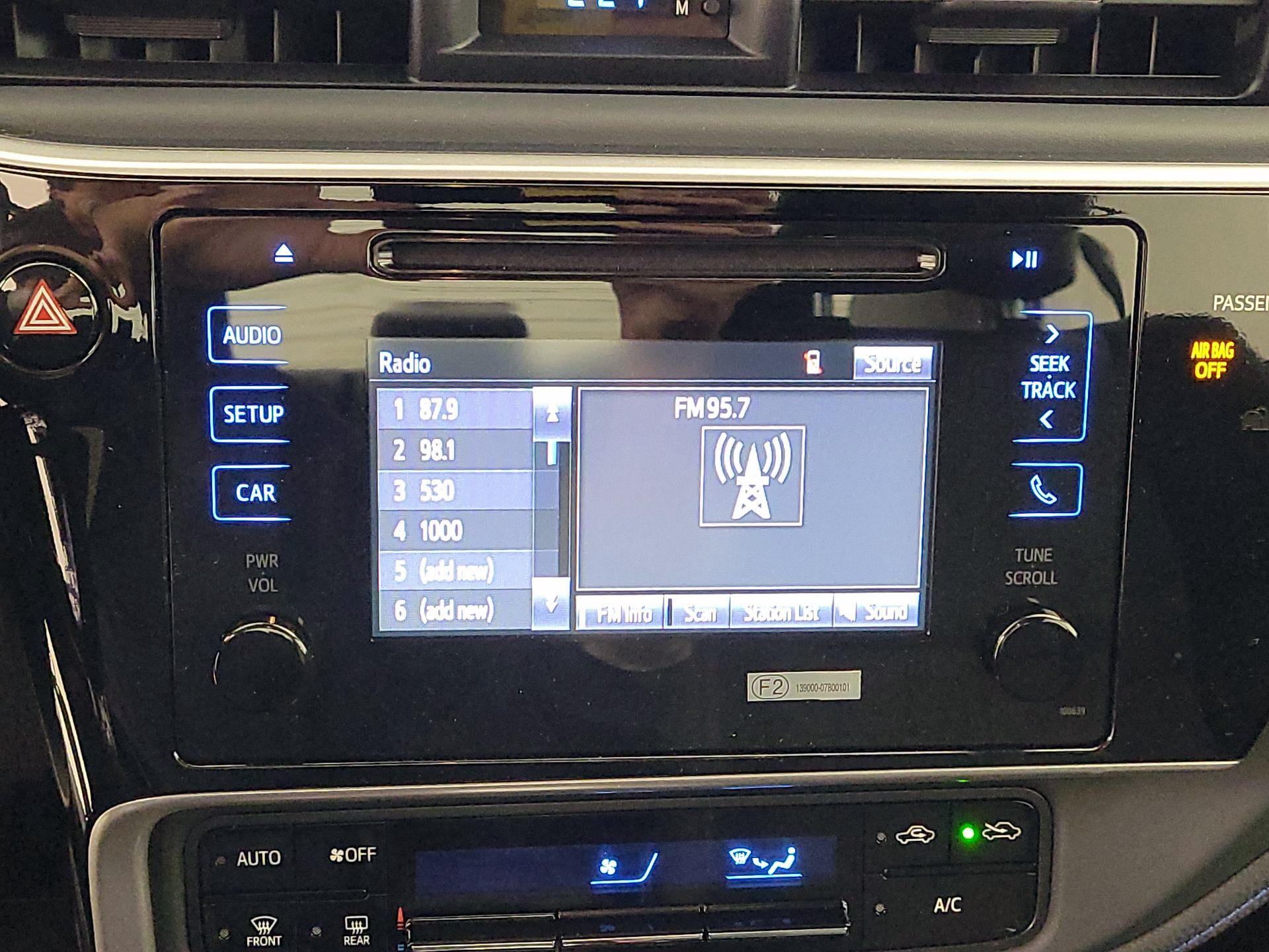 Thumbnail: 2017 Toyota Corolla - 15