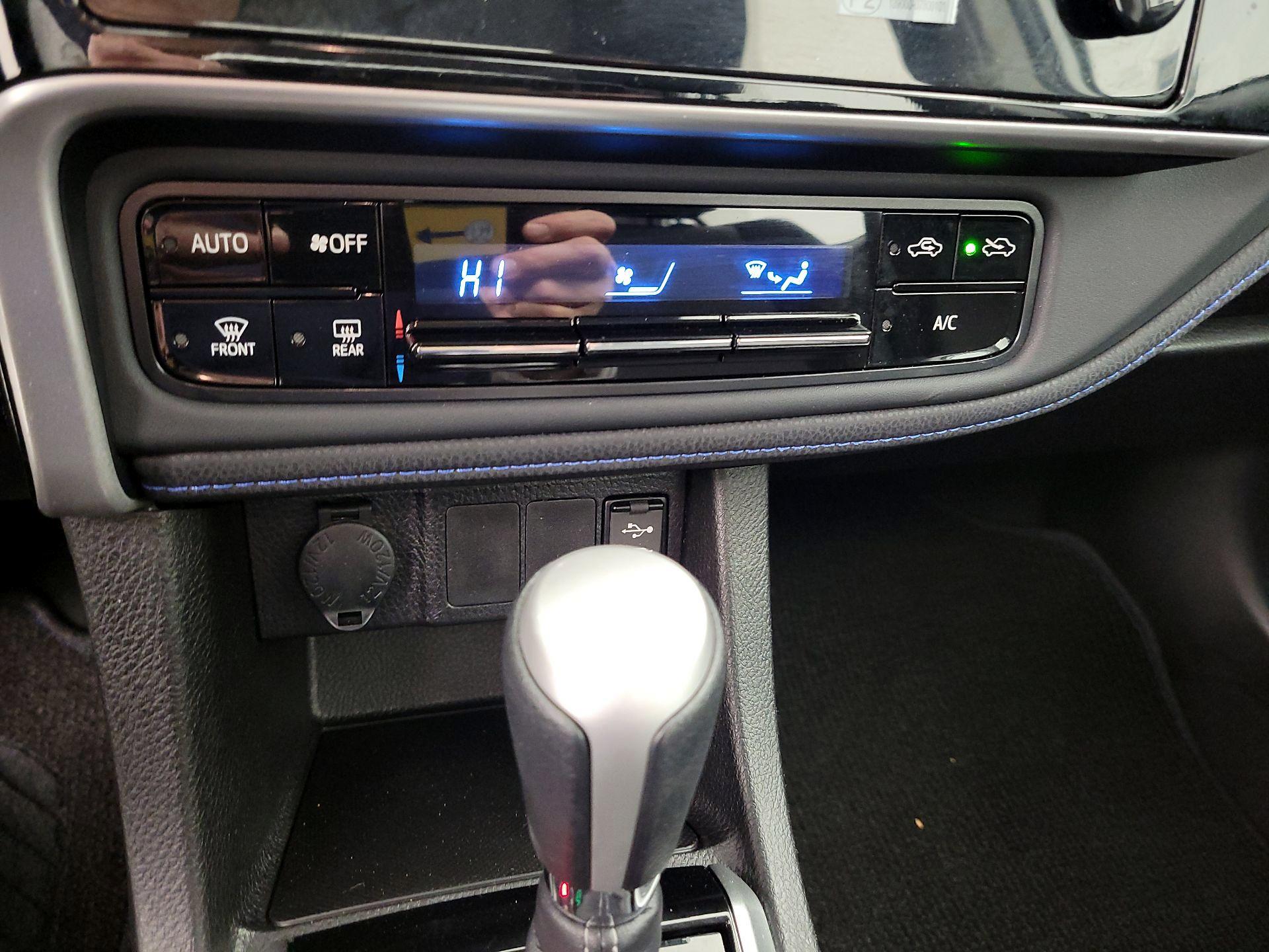 Thumbnail: 2017 Toyota Corolla - 16