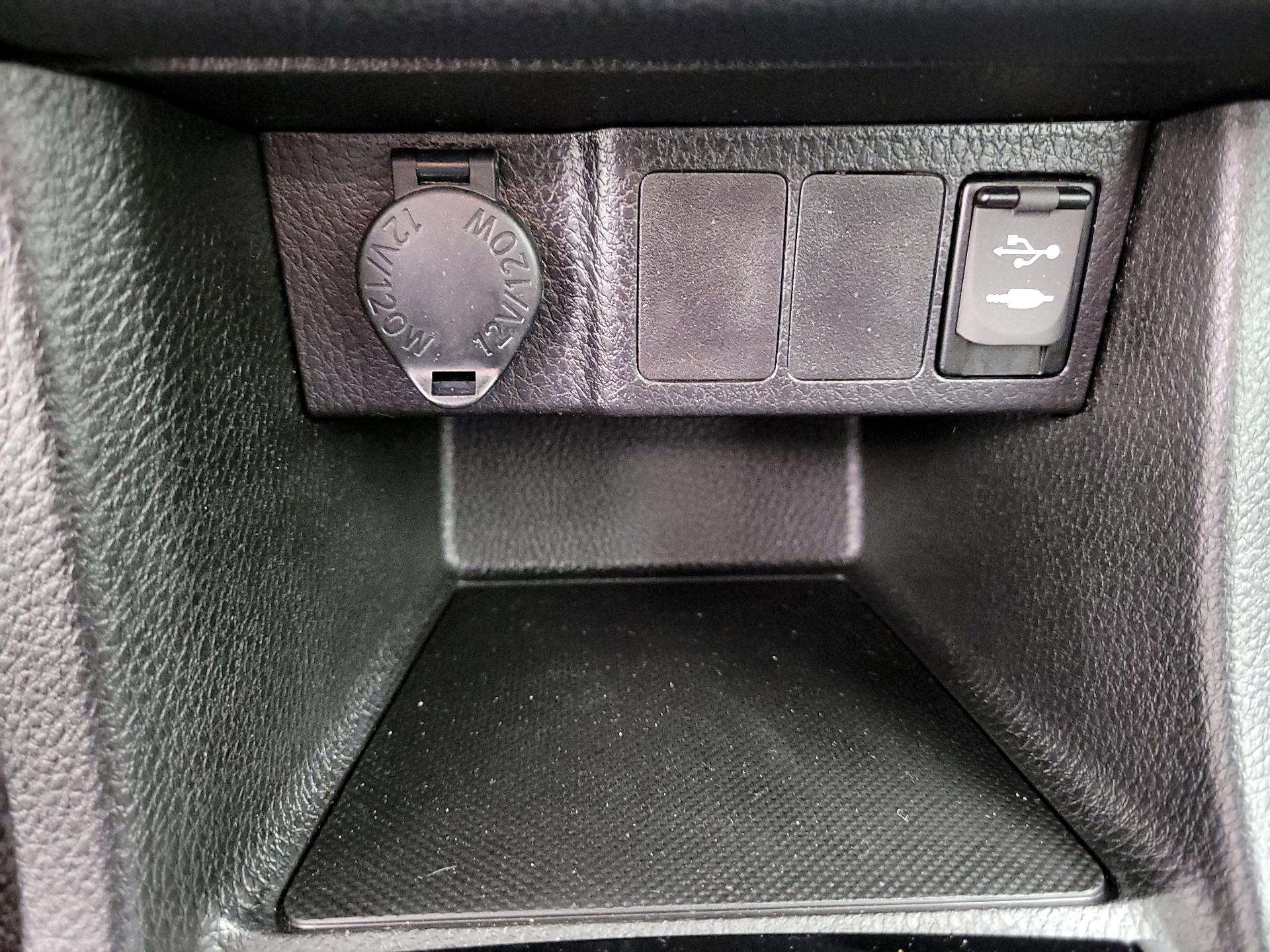 Thumbnail: 2017 Toyota Corolla - 18