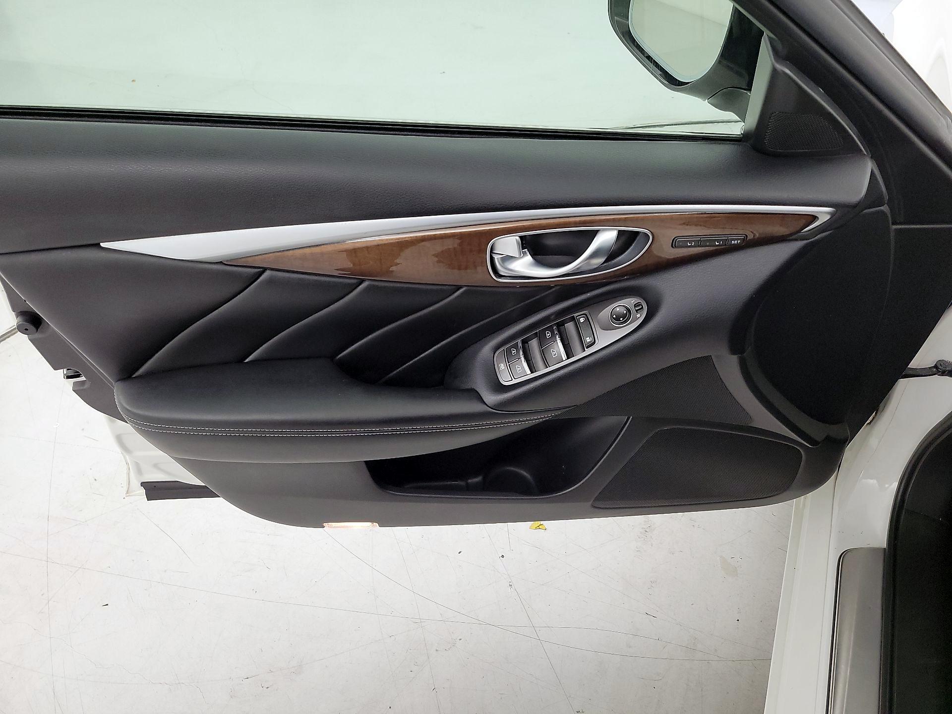 Thumbnail: 2014 INFINITI Q50 - 12