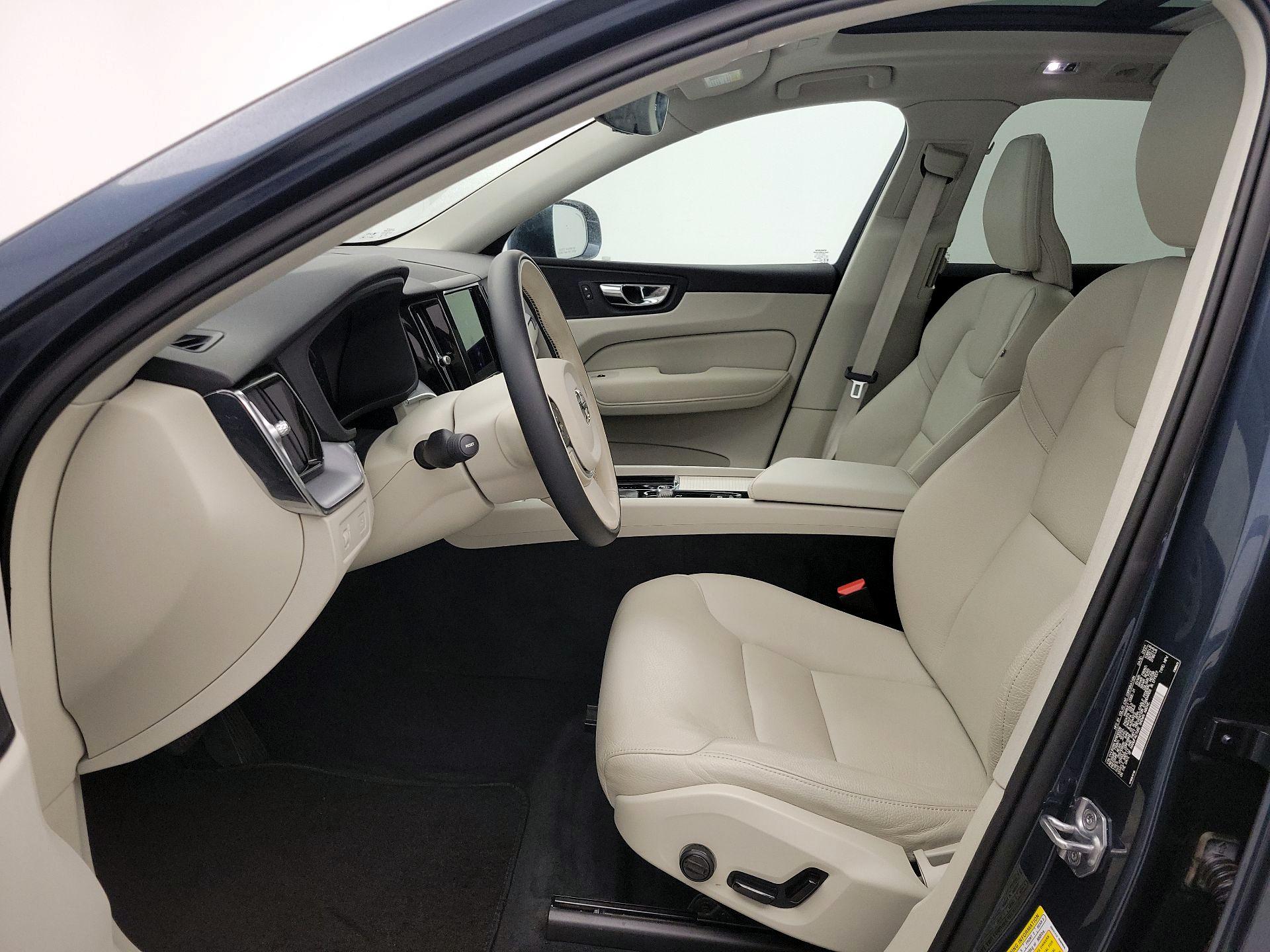 Thumbnail: 2021 Volvo XC60 - 11