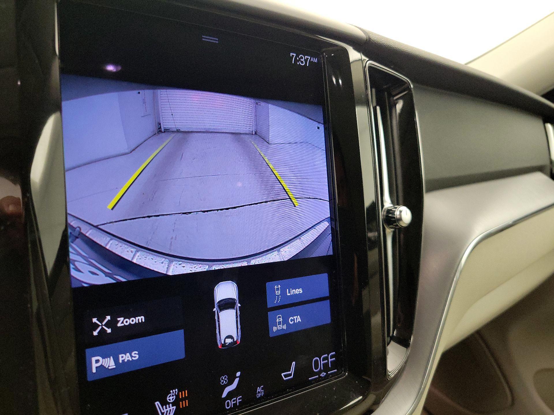 Thumbnail: 2021 Volvo XC60 - 15