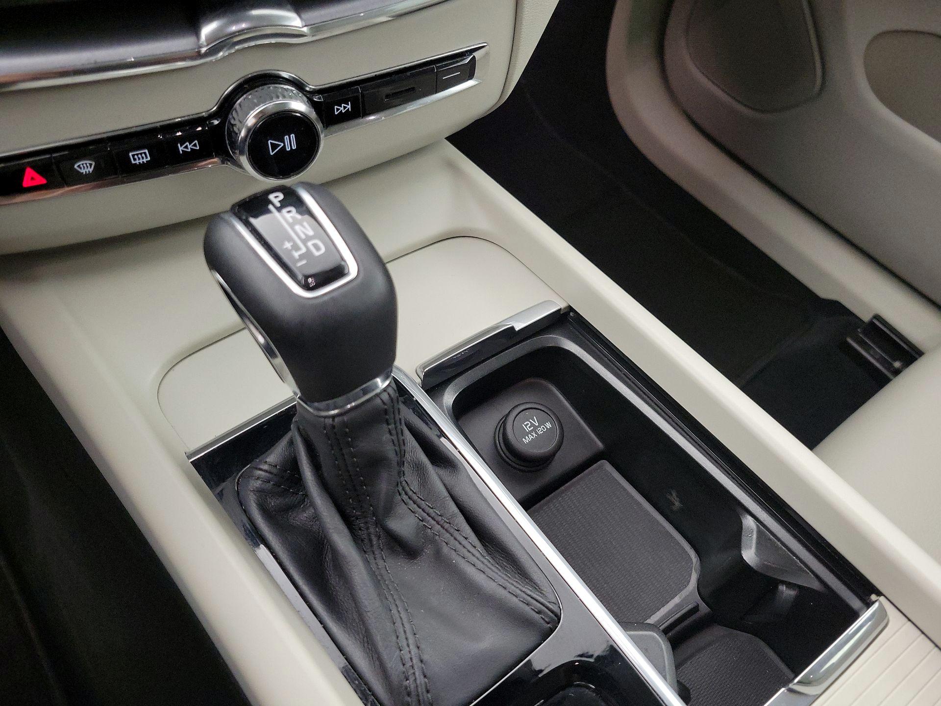 Thumbnail: 2021 Volvo XC60 - 18