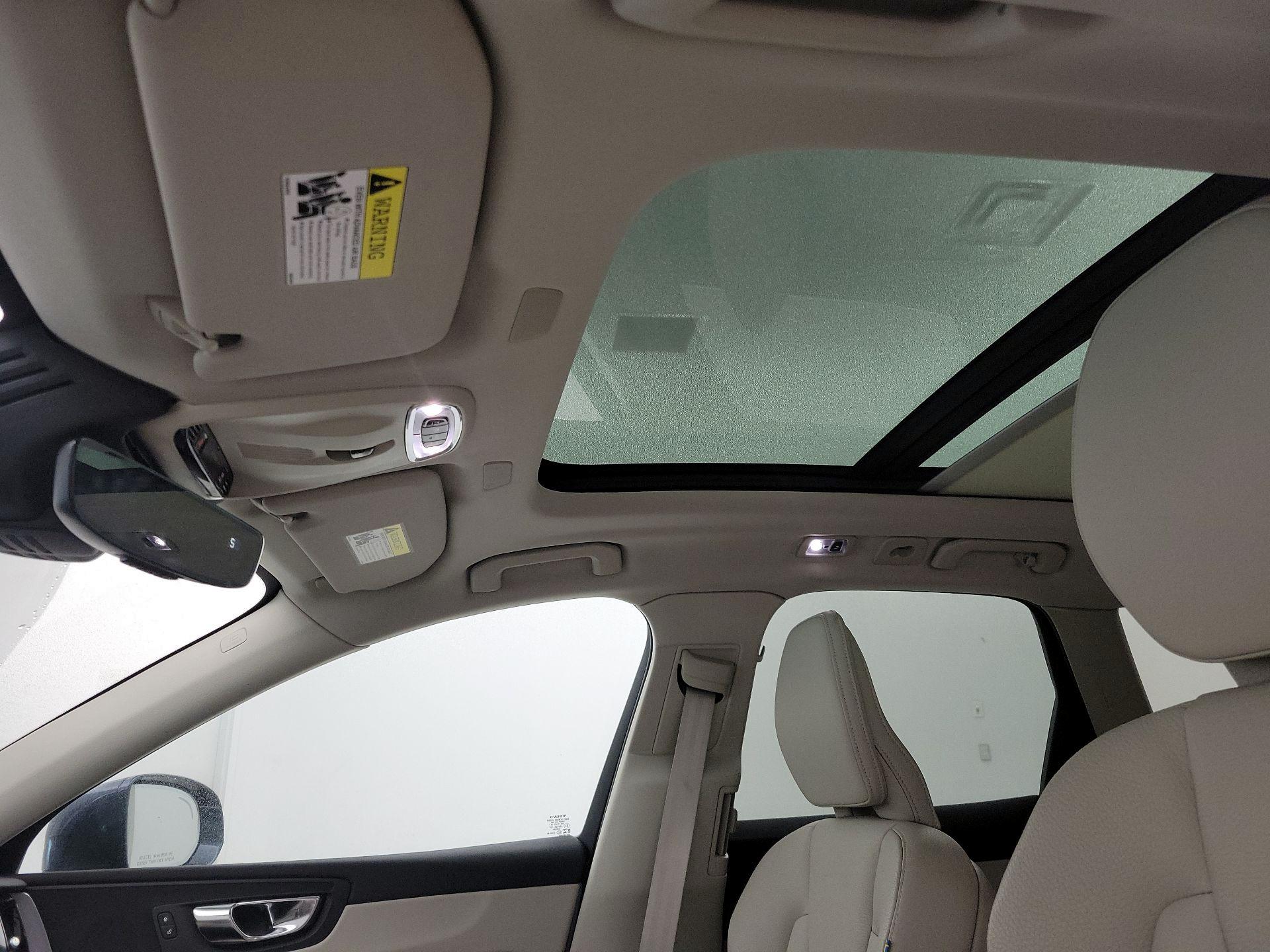 Thumbnail: 2021 Volvo XC60 - 20