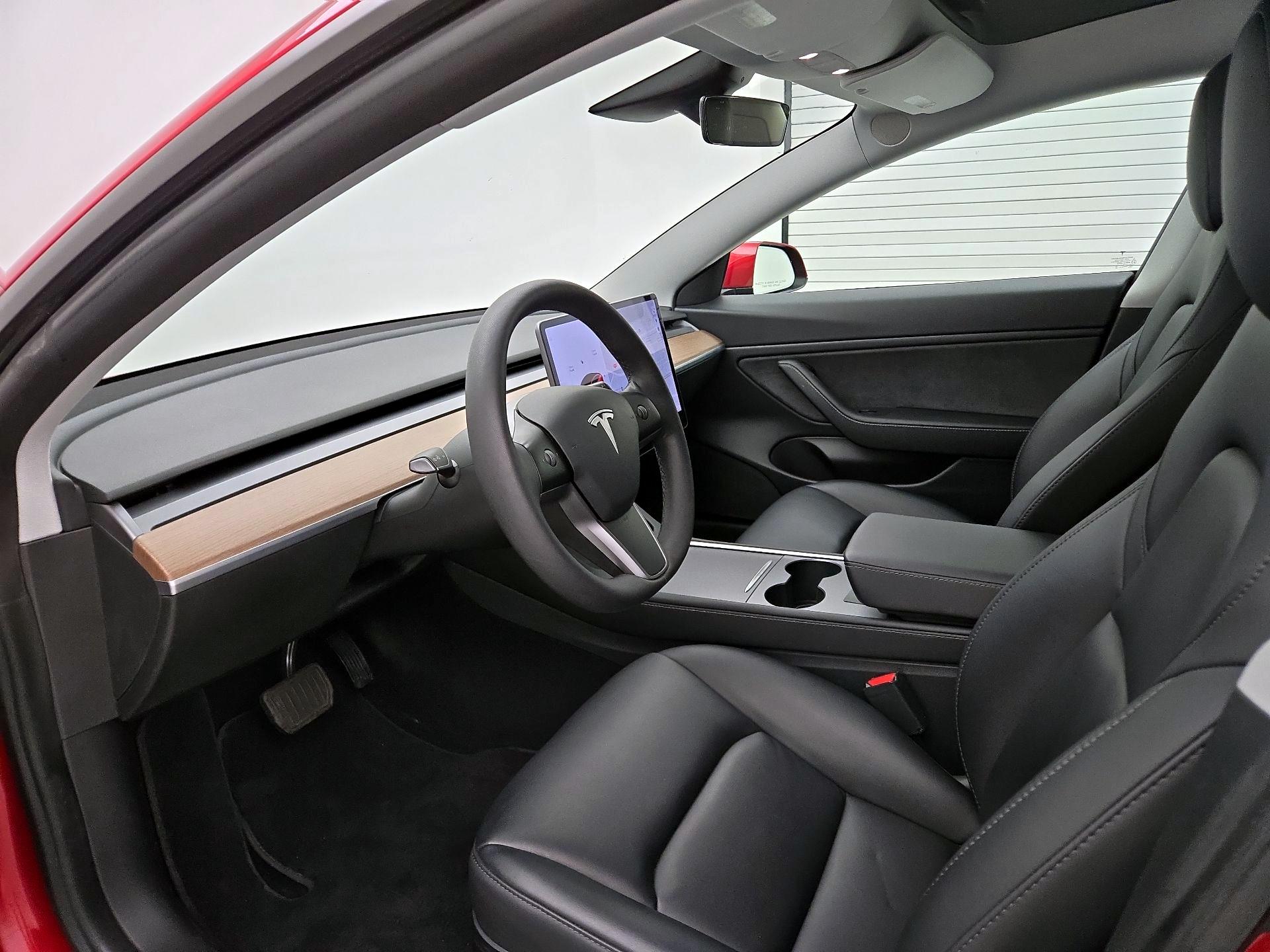 Thumbnail: 2021 Tesla Model 3 - 11