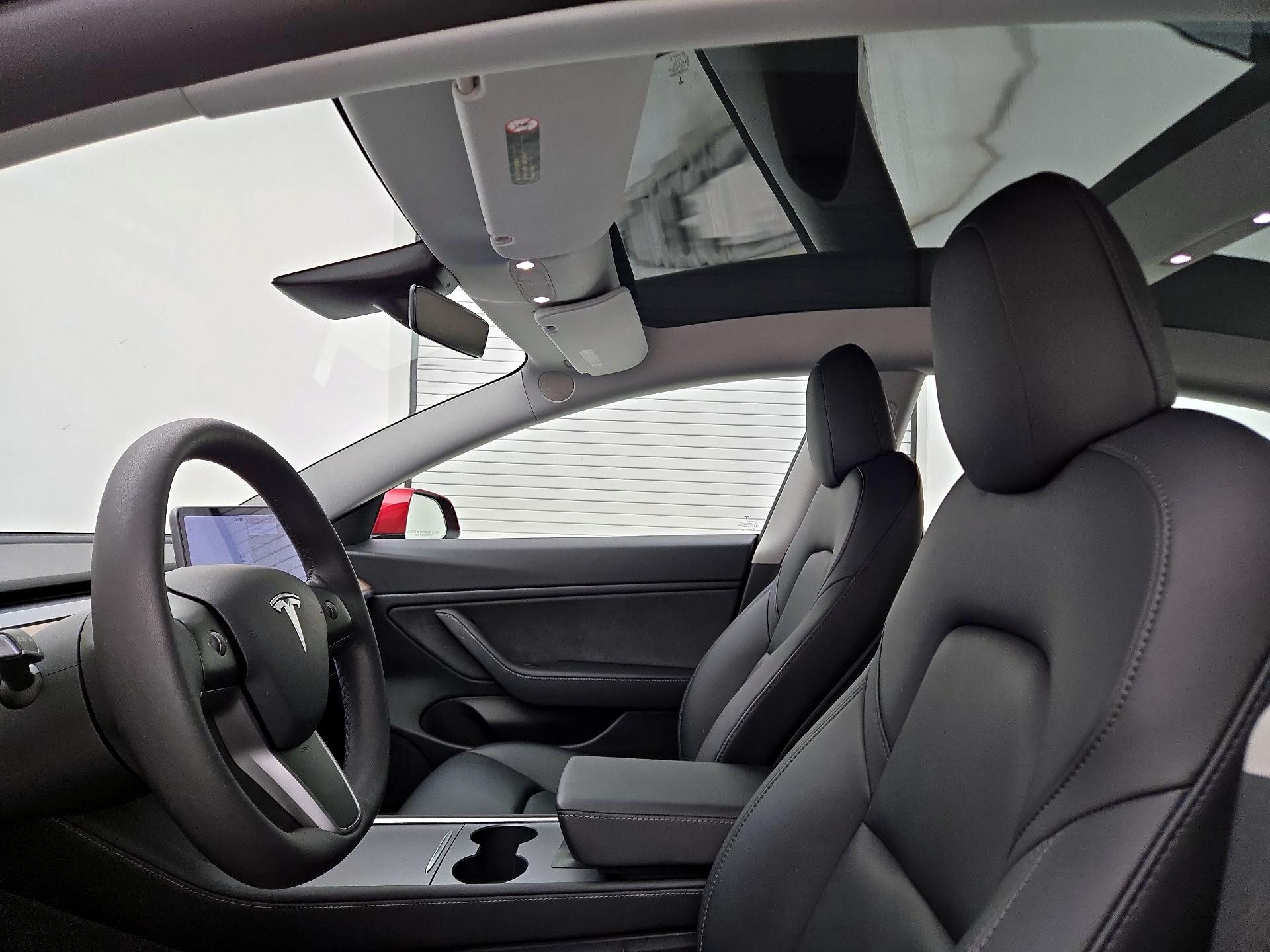 Thumbnail: 2021 Tesla Model 3 - 19