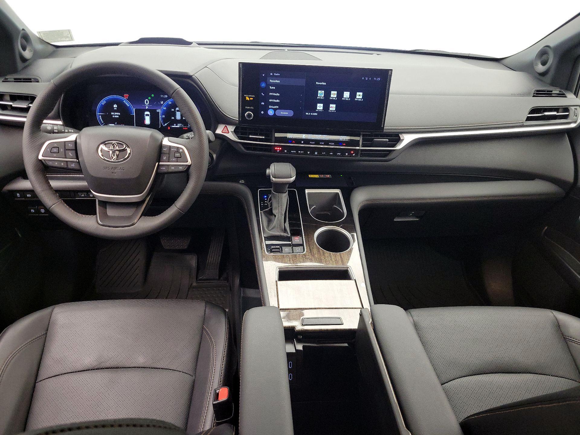 Thumbnail: 2025 Toyota Sienna - 9