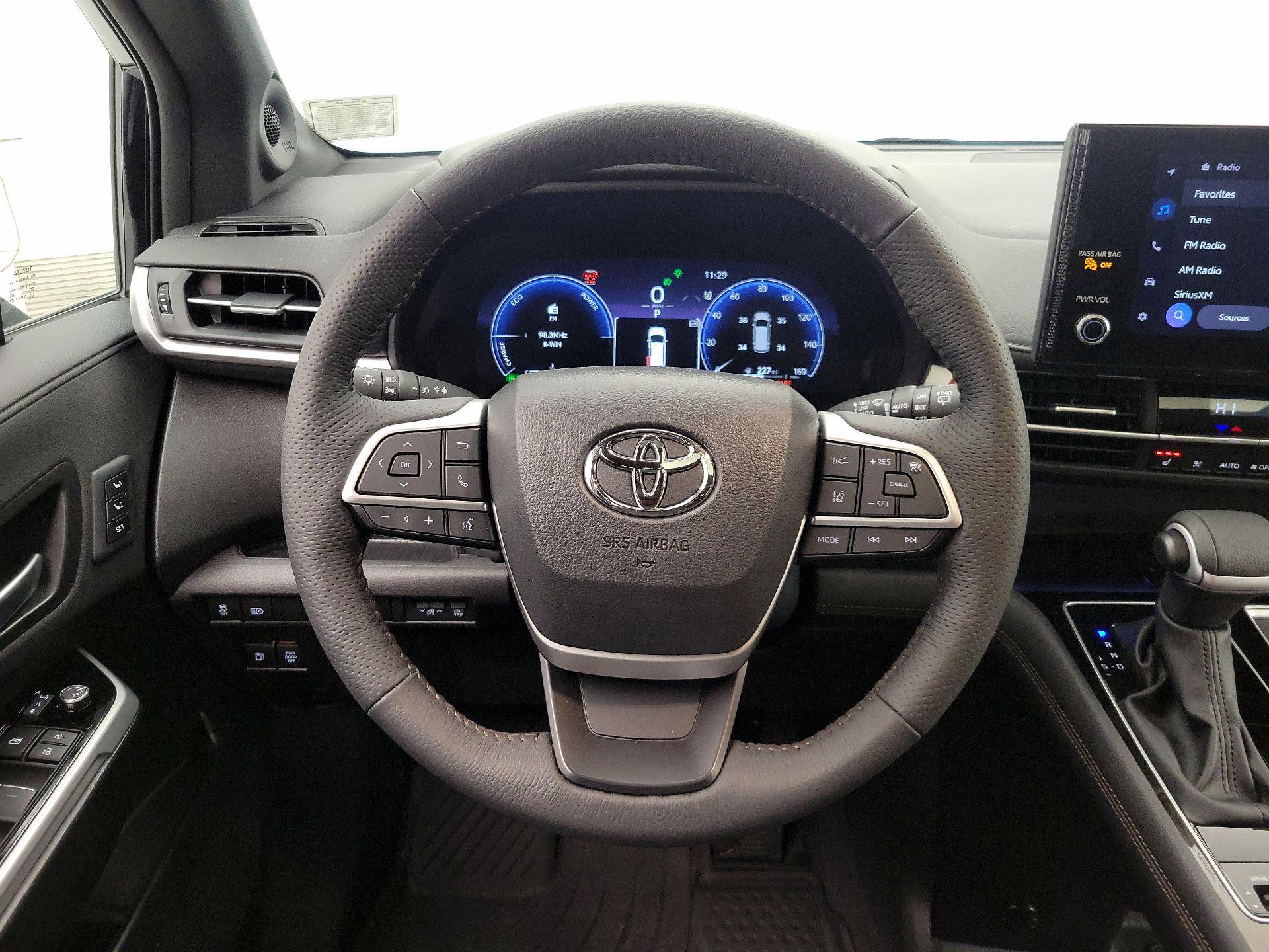 Thumbnail: 2025 Toyota Sienna - 10