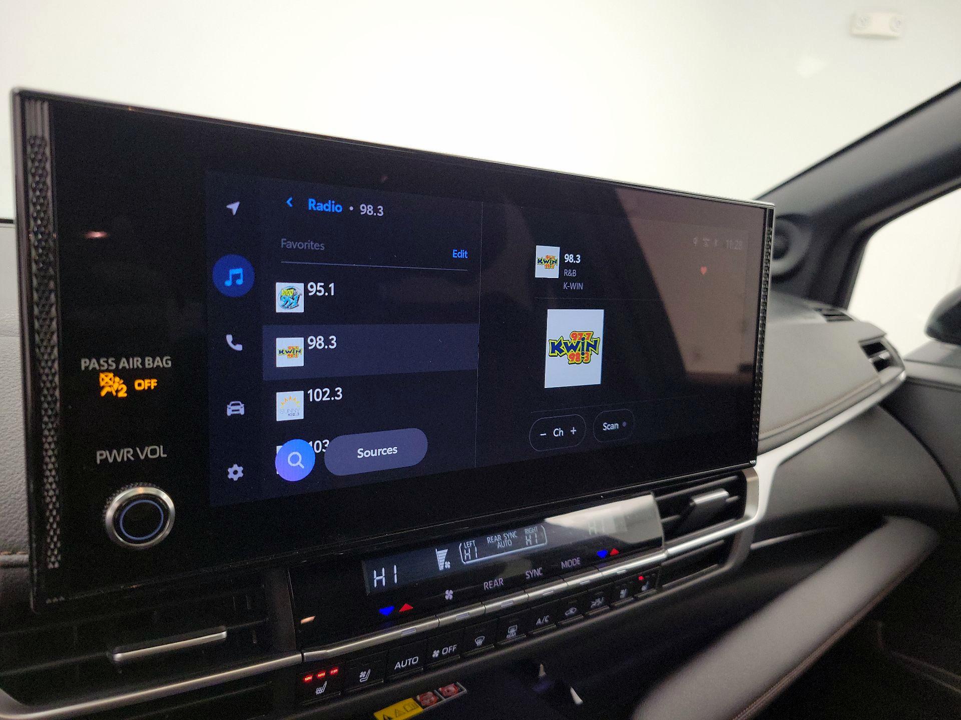 Thumbnail: 2025 Toyota Sienna - 15