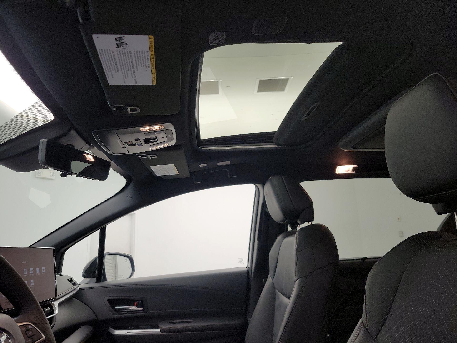 Thumbnail: 2025 Toyota Sienna - 18