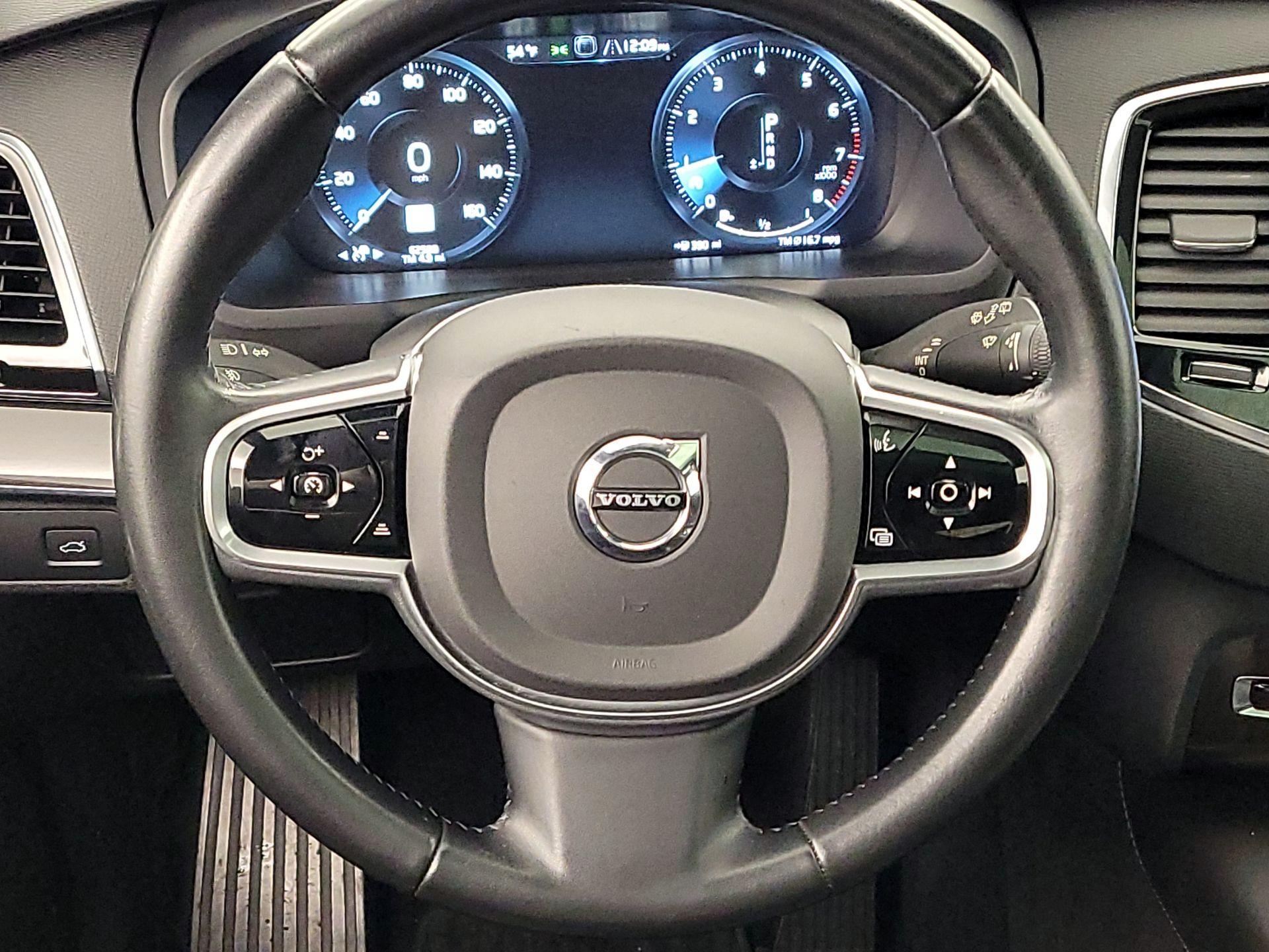 Thumbnail: 2017 Volvo XC90 - 10