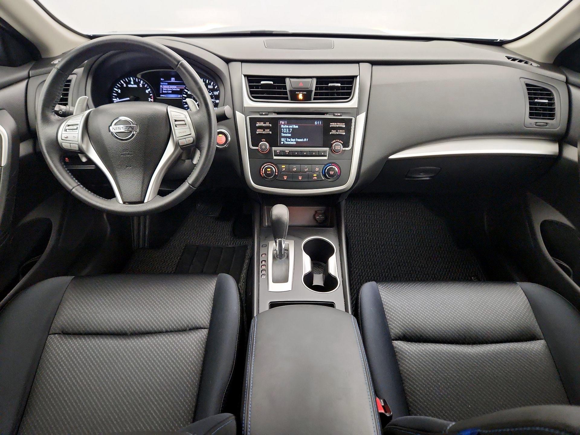 Thumbnail: 2016 Nissan Altima - 9