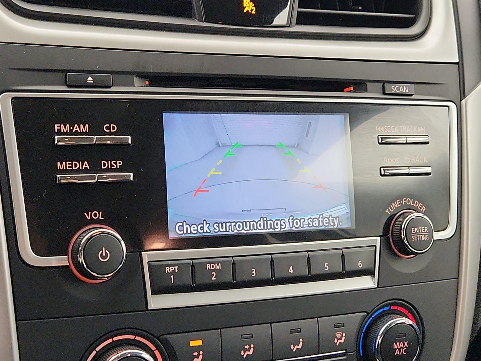 Thumbnail: 2016 Nissan Altima - 14