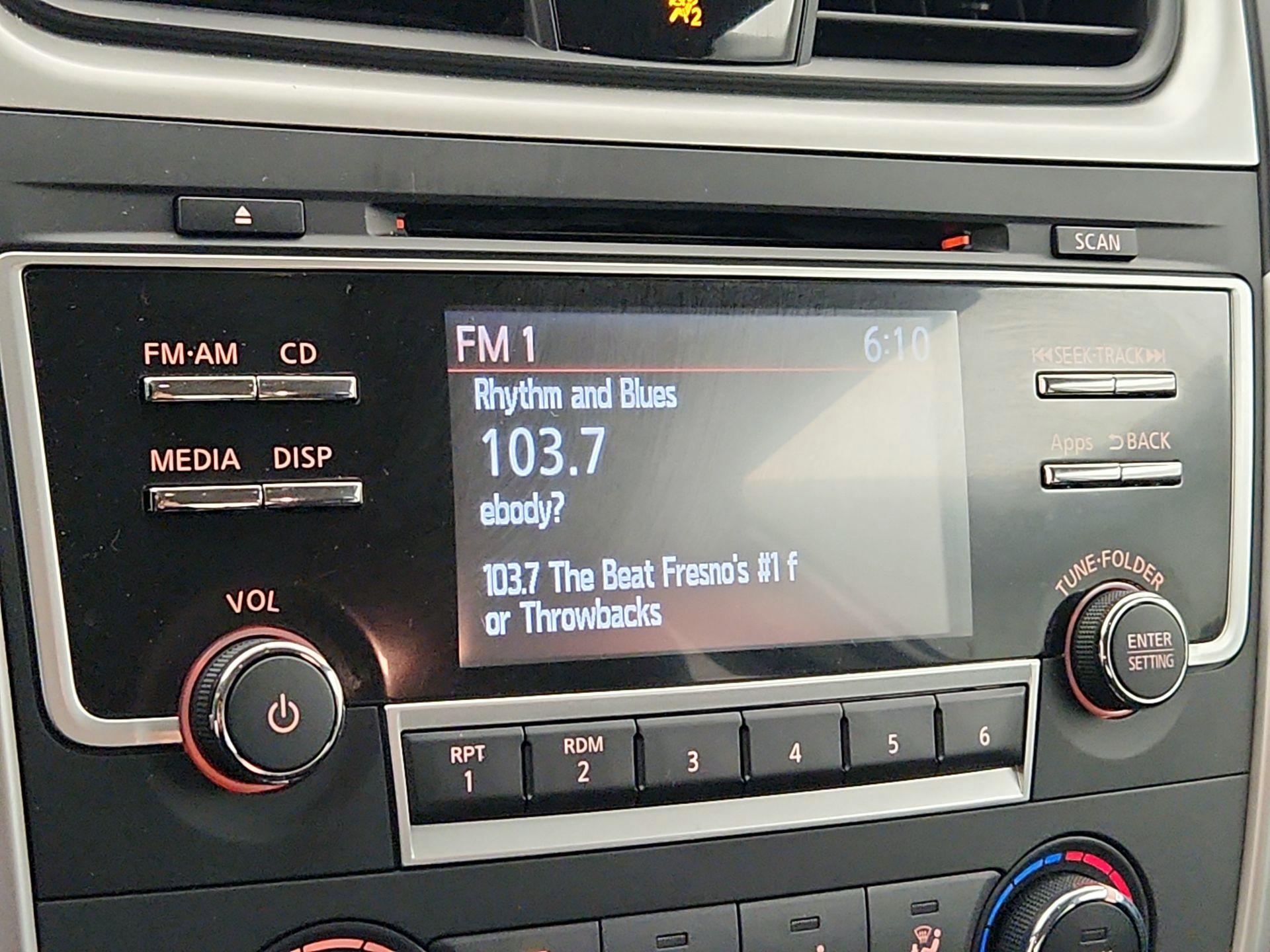 Thumbnail: 2016 Nissan Altima - 15