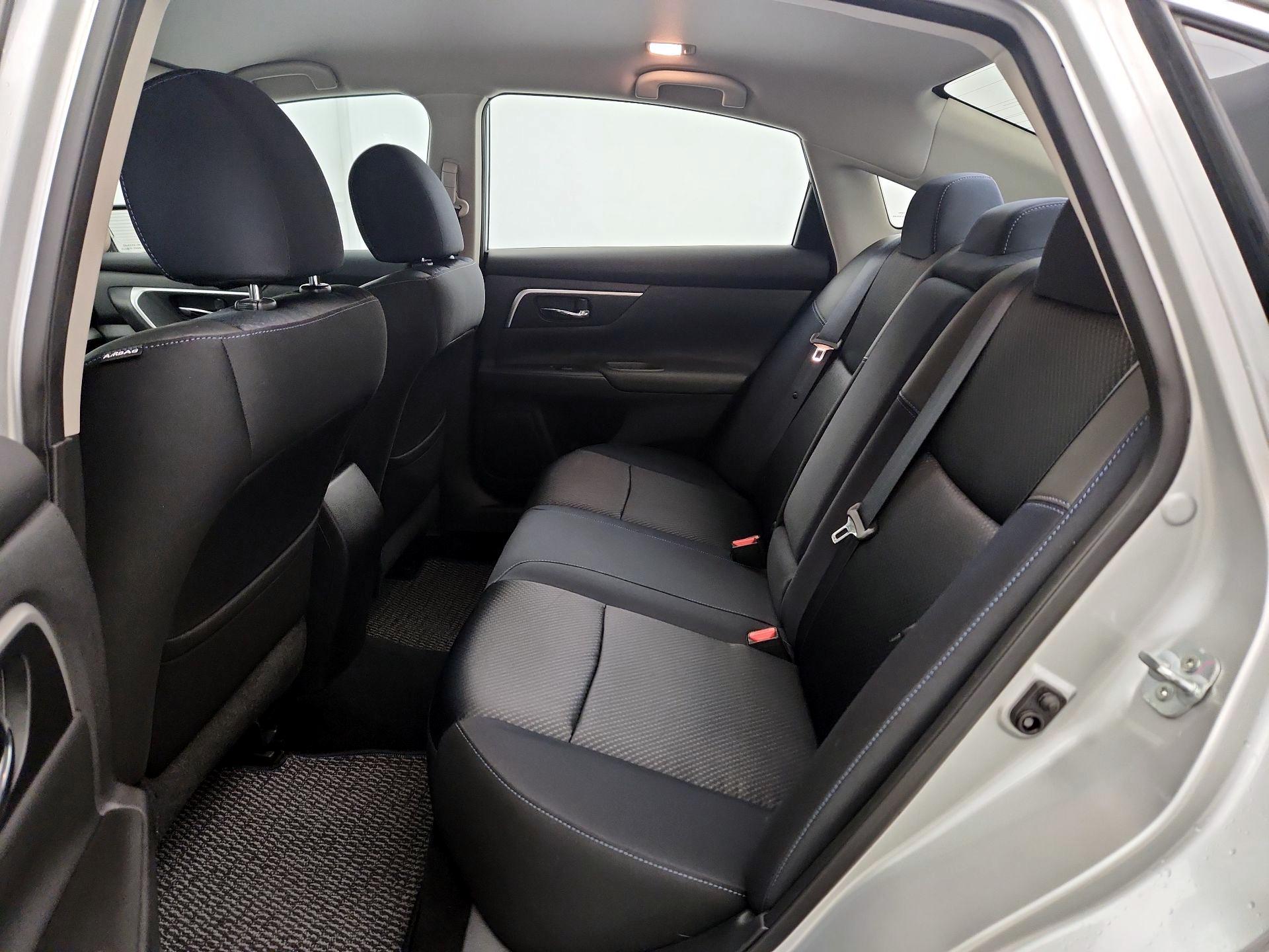 Thumbnail: 2016 Nissan Altima - 19