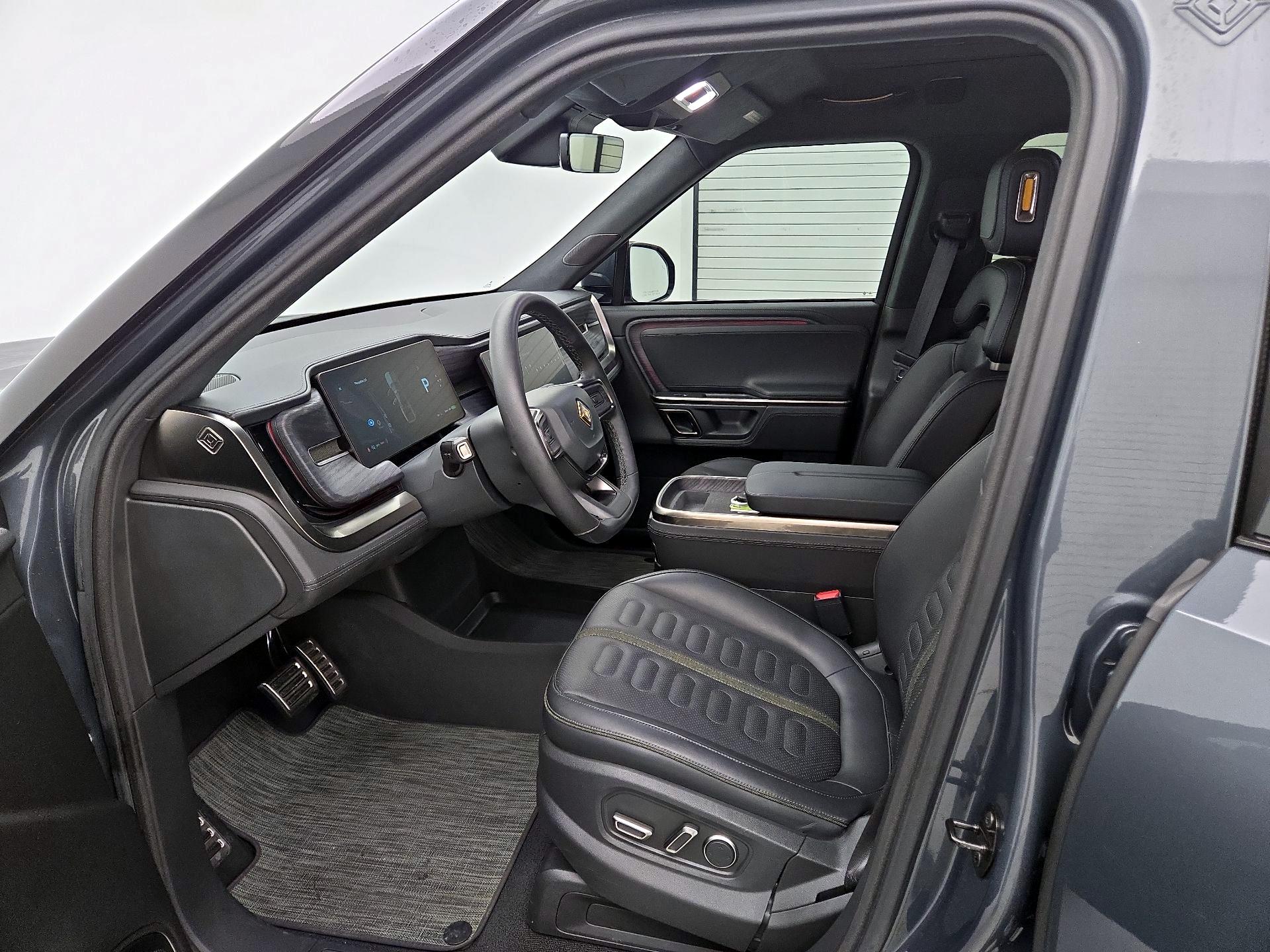 Thumbnail: 2024 Rivian R1T - 11