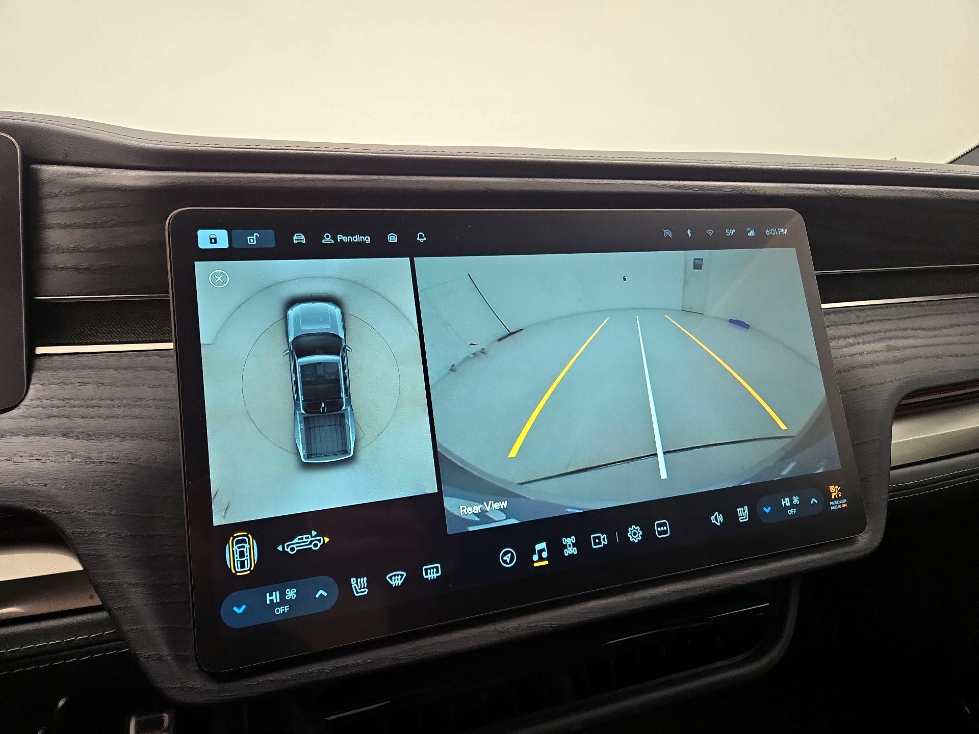 Thumbnail: 2024 Rivian R1T - 14