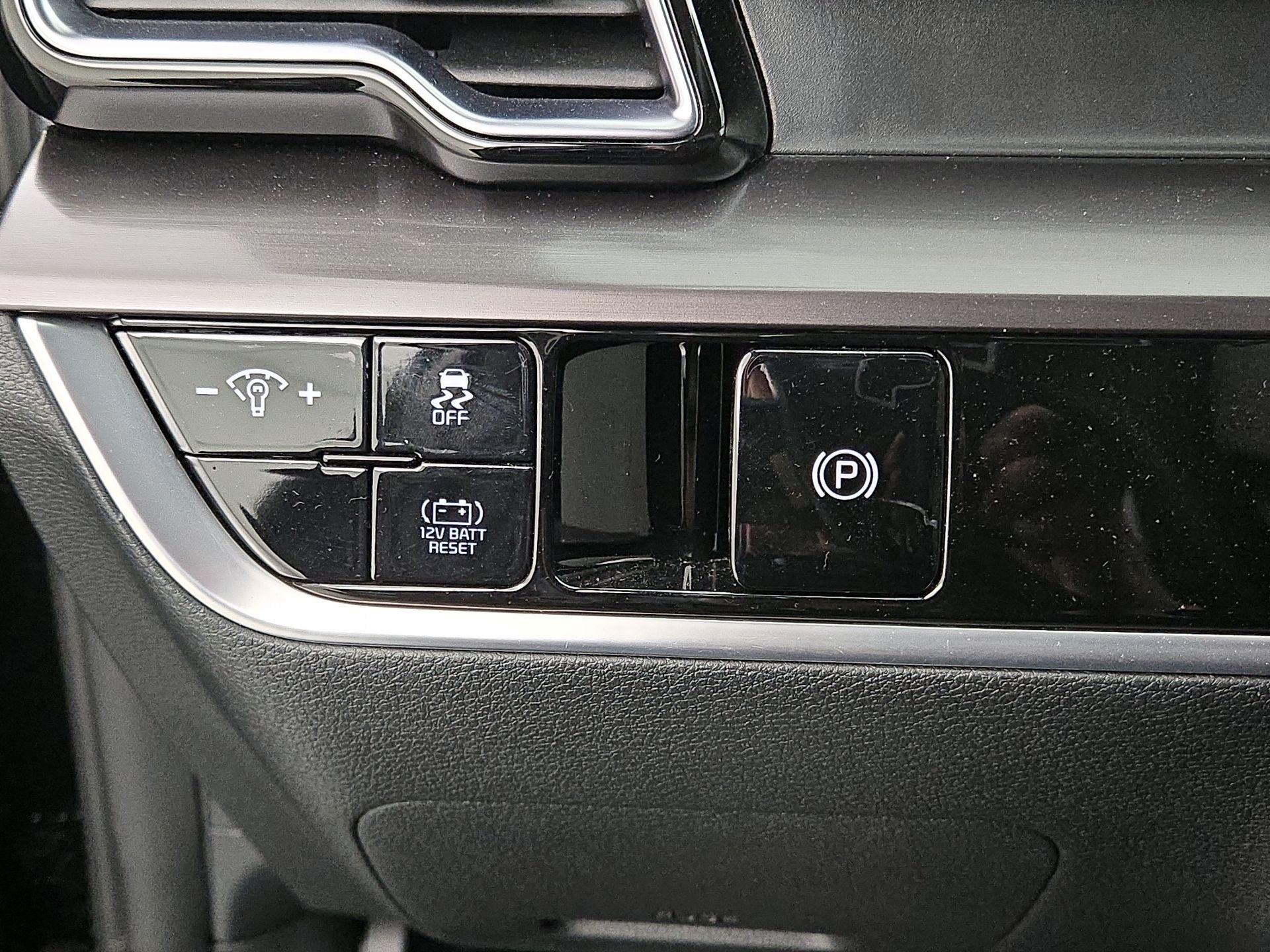 Thumbnail: 2023 Kia Sportage - 13