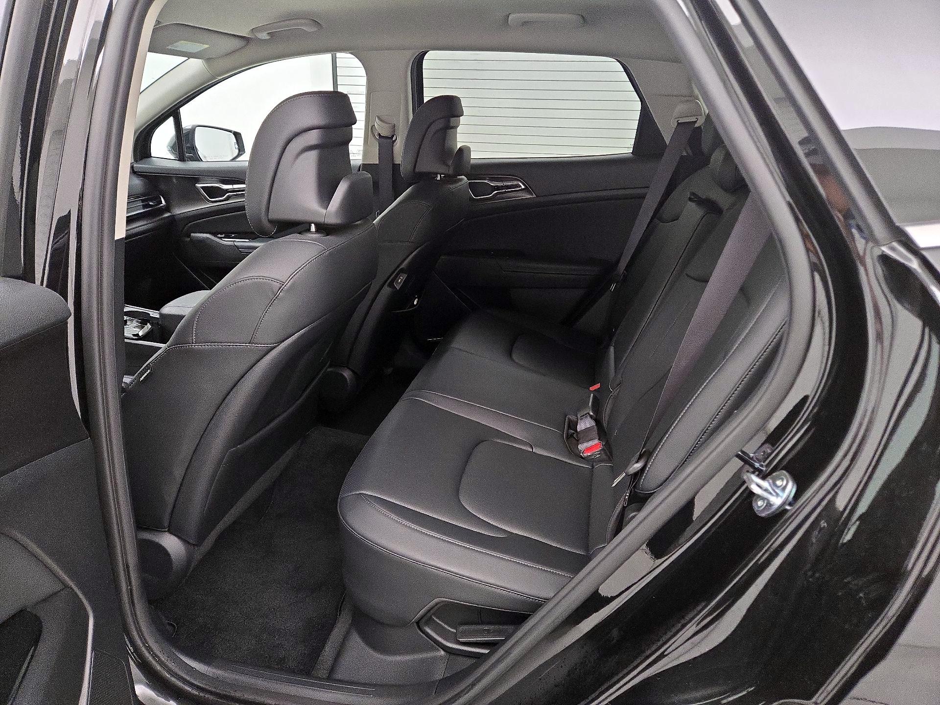 Thumbnail: 2023 Kia Sportage - 20