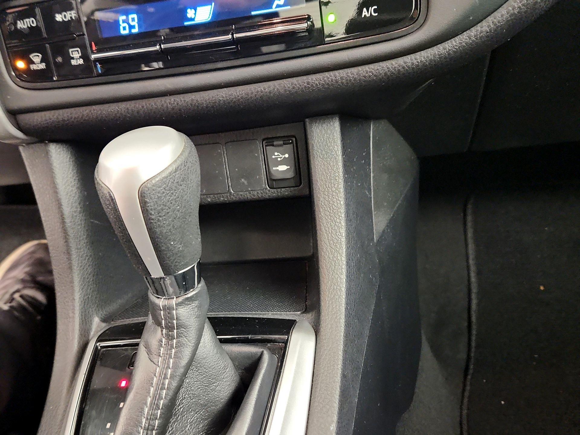 Thumbnail: 2019 Toyota Corolla - 18