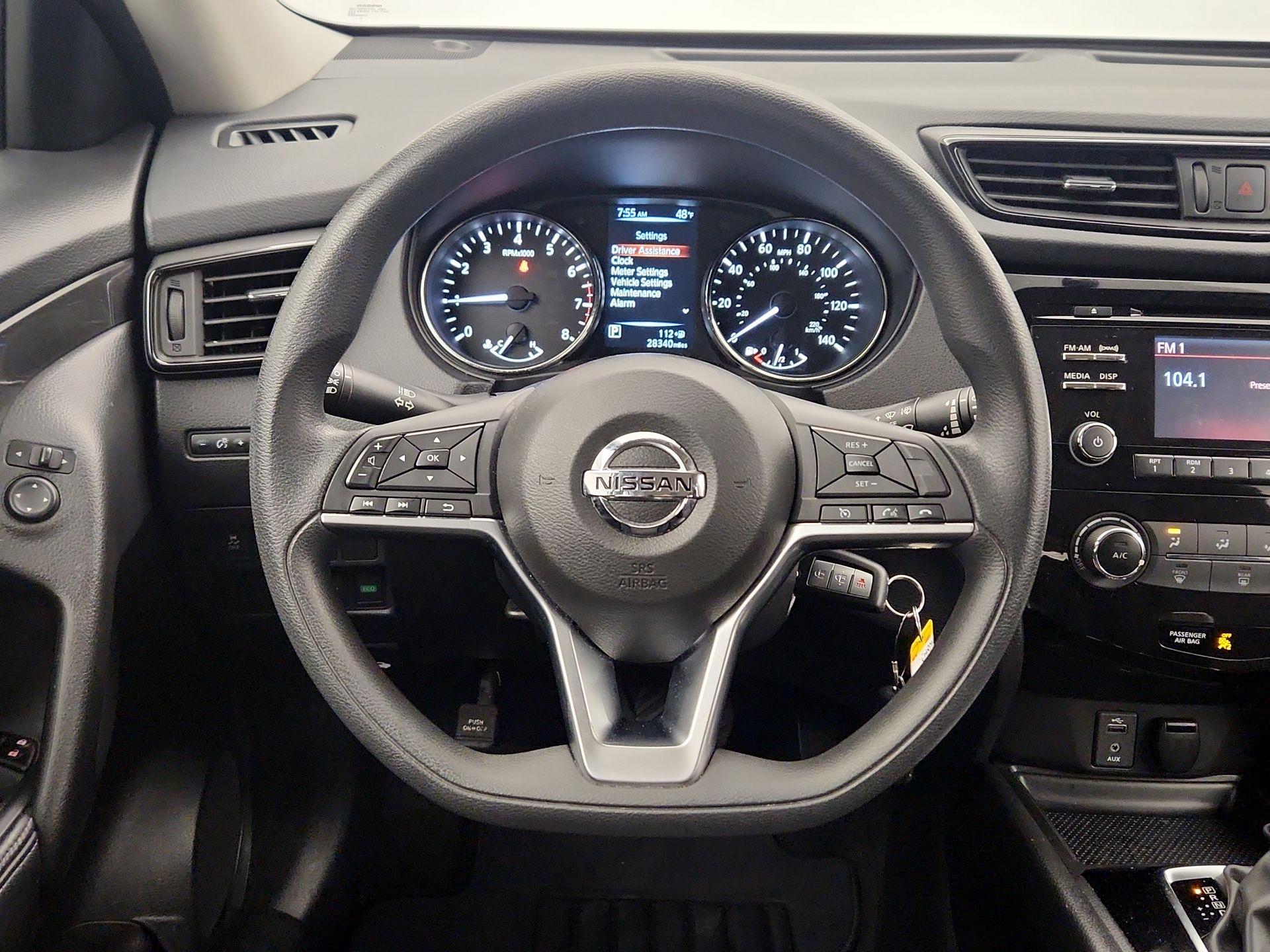 Thumbnail: 2017 Nissan Rogue - 10