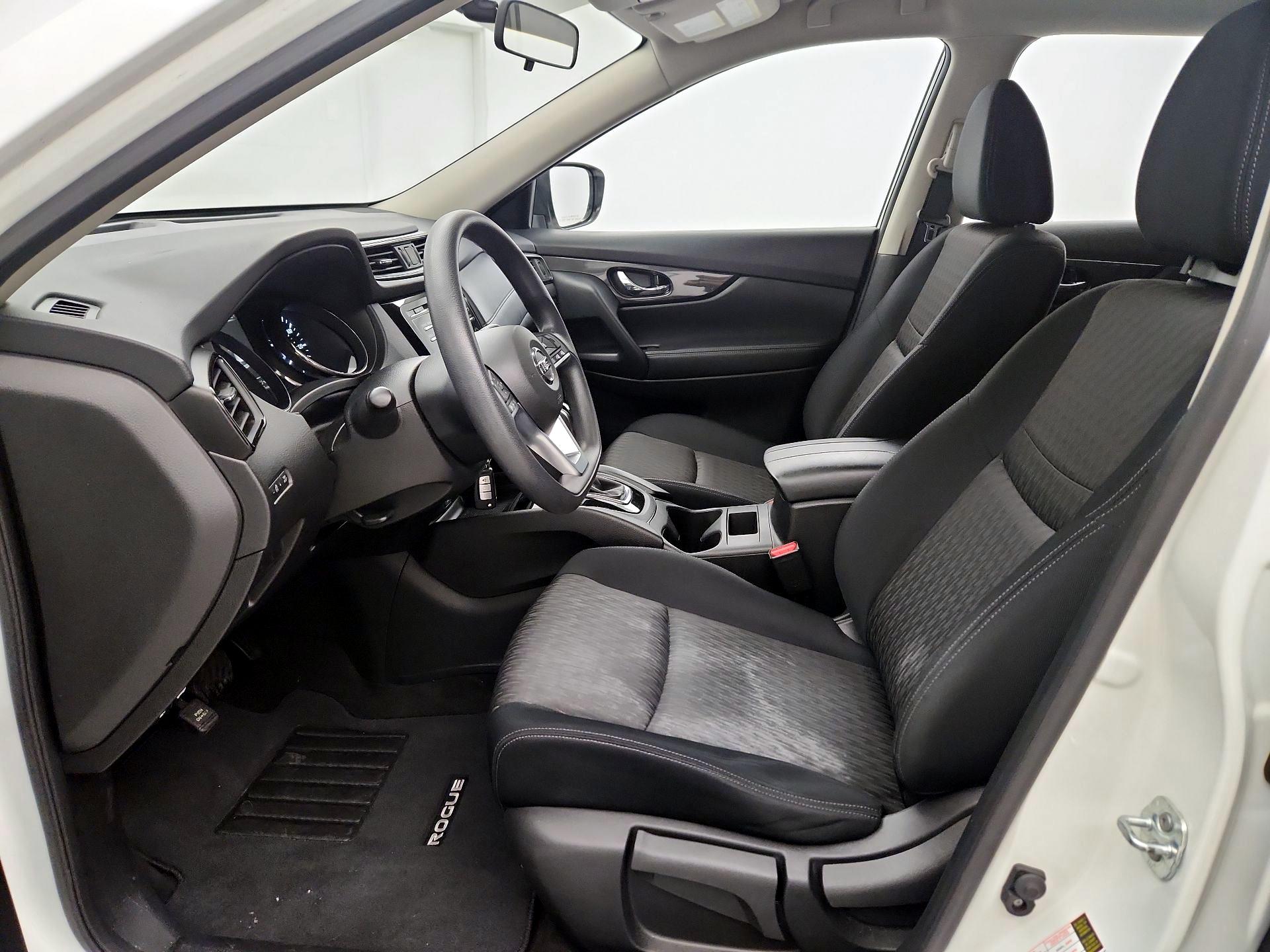 Thumbnail: 2017 Nissan Rogue - 11