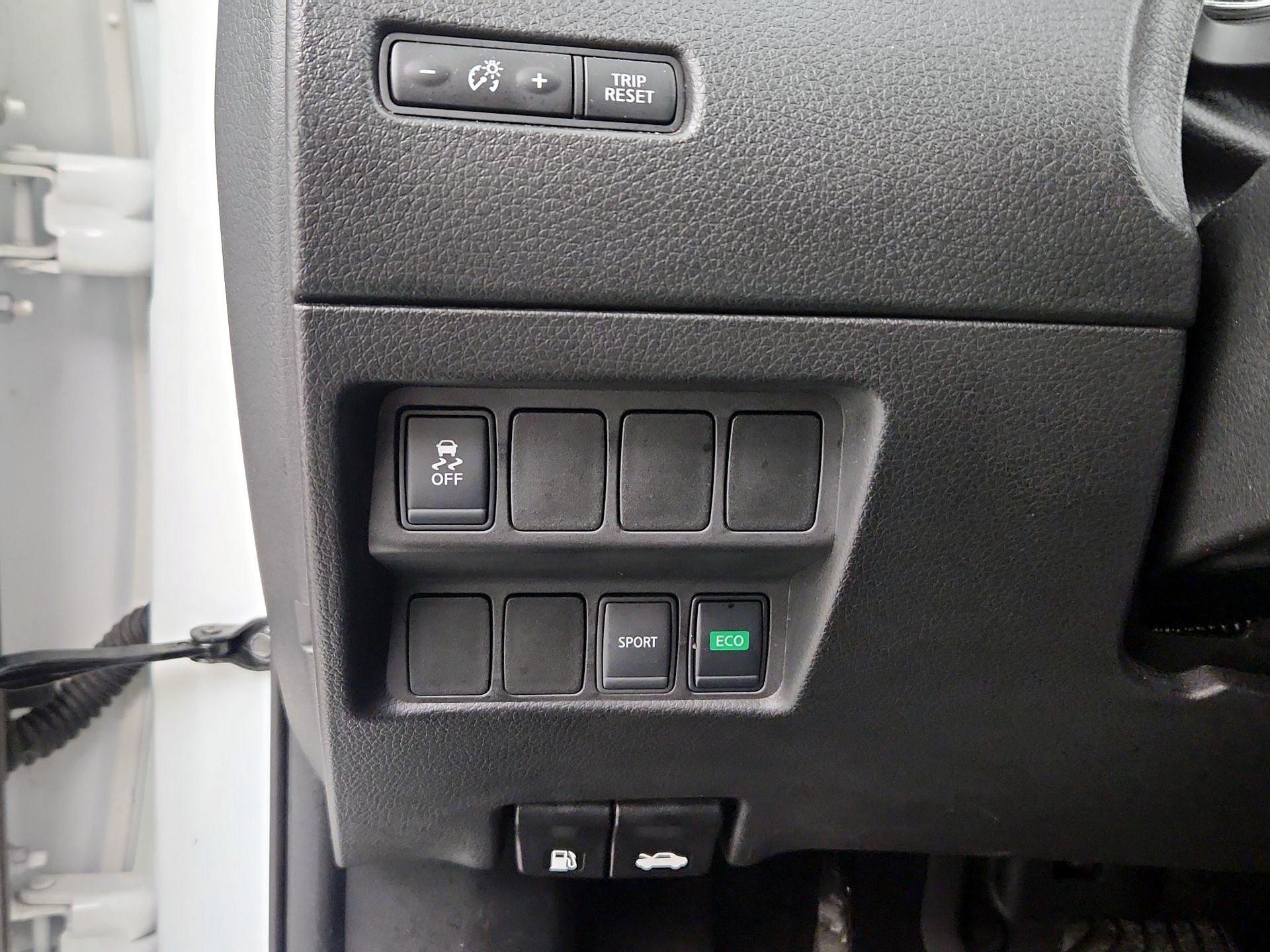 Thumbnail: 2017 Nissan Rogue - 13