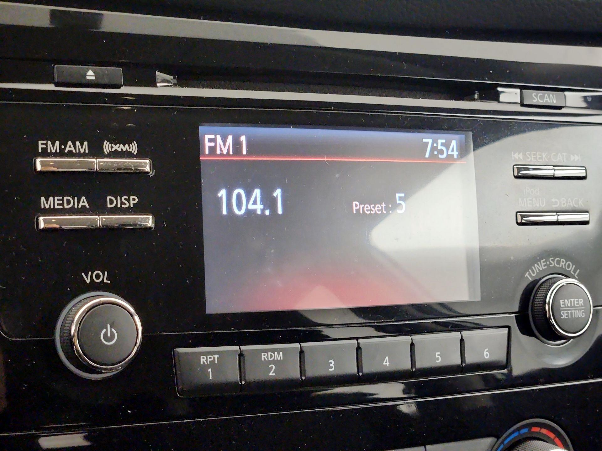 Thumbnail: 2017 Nissan Rogue - 15