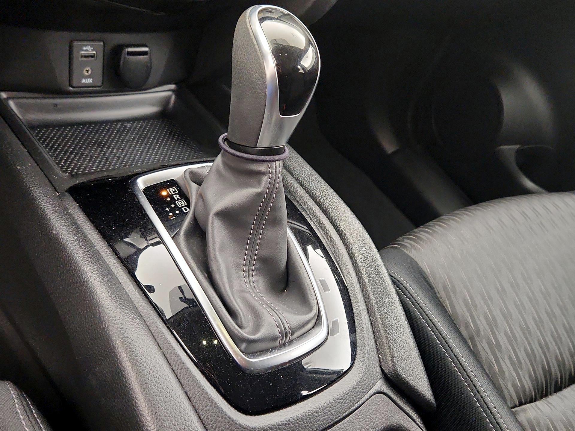 Thumbnail: 2017 Nissan Rogue - 17