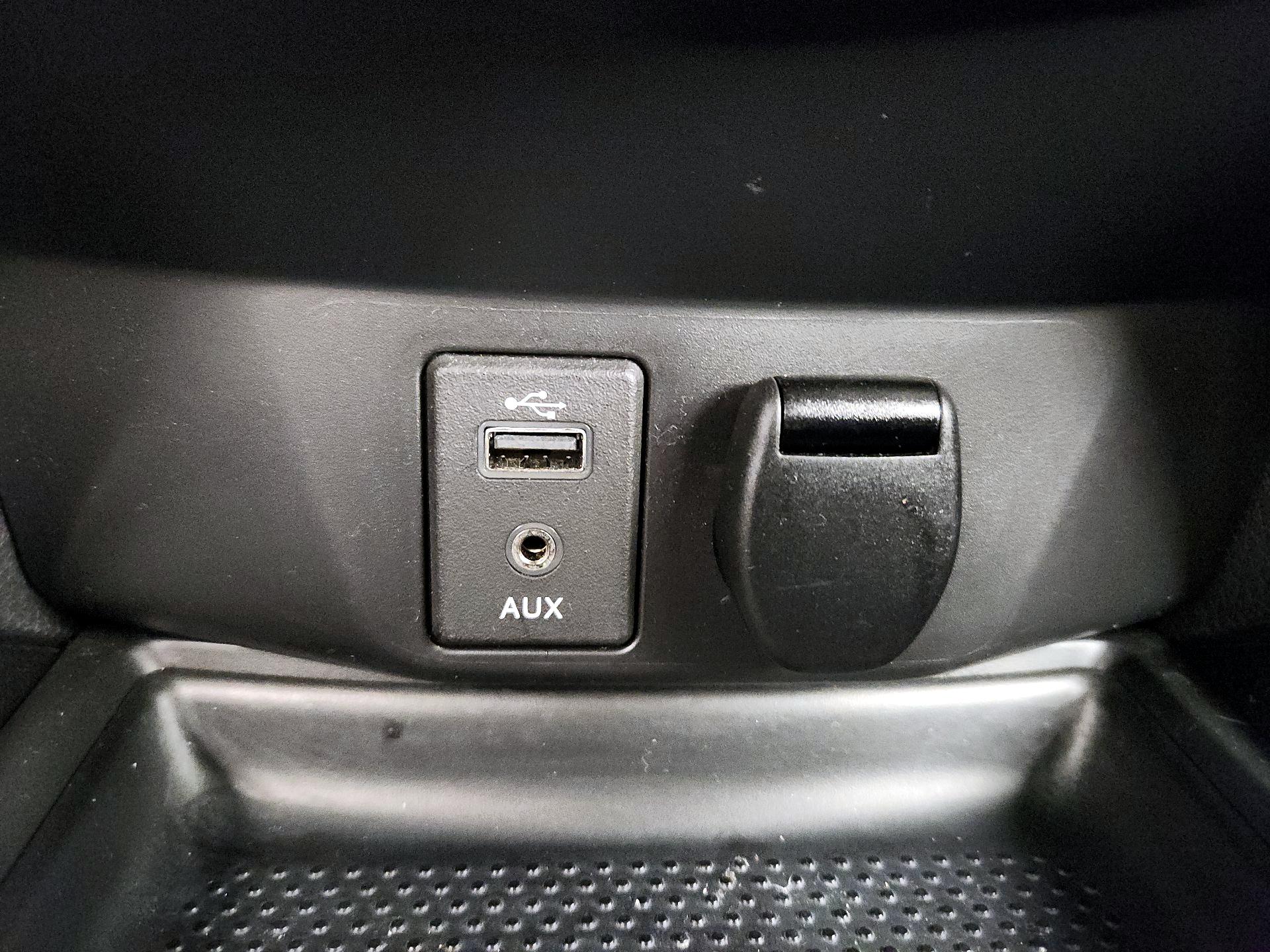 Thumbnail: 2017 Nissan Rogue - 18