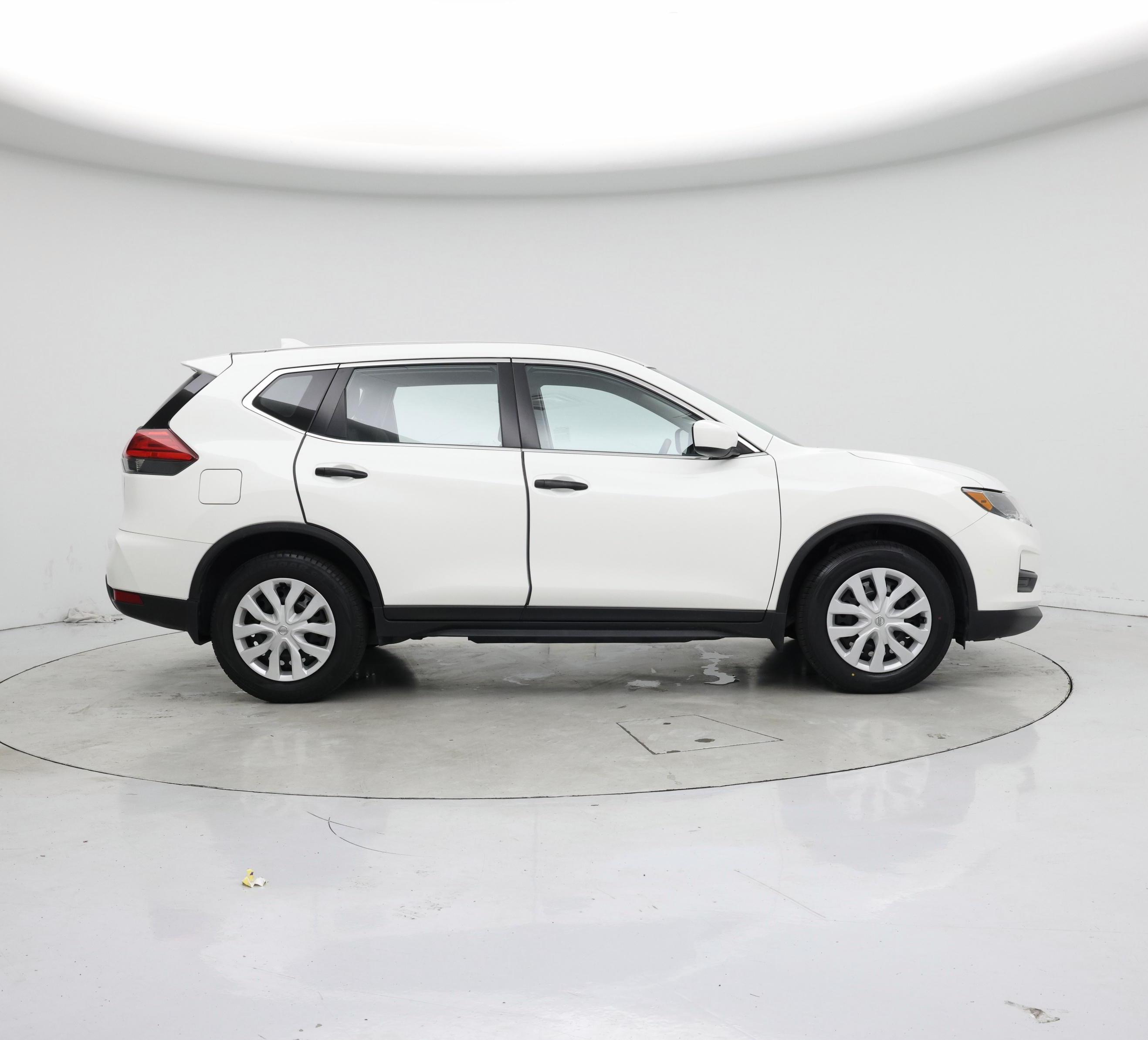 Thumbnail: 2017 Nissan Rogue - 7