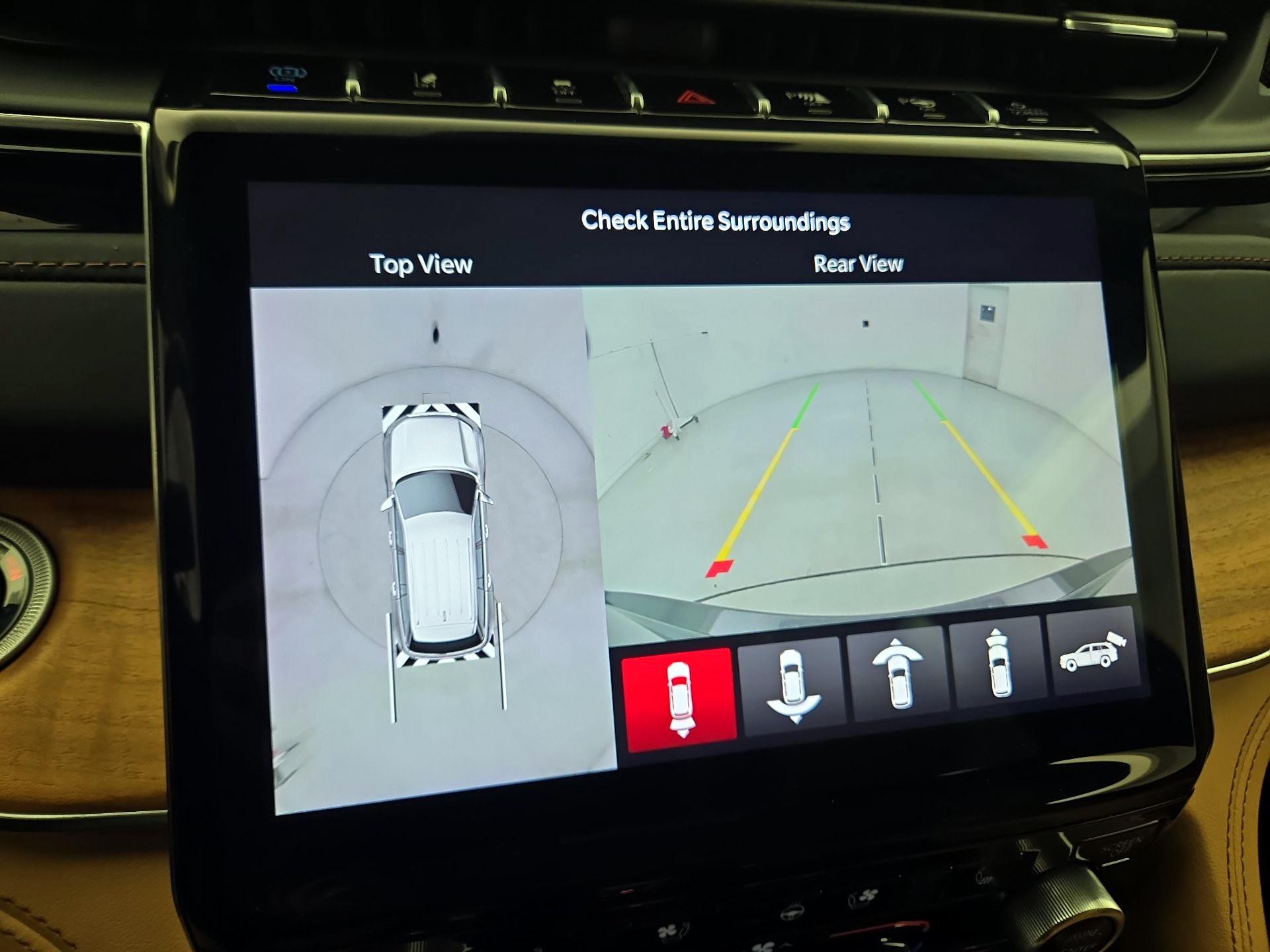 Thumbnail: 2022 Jeep Grand Cherokee - 15