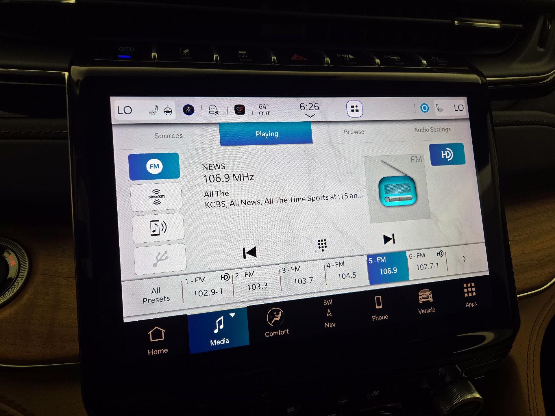 Thumbnail: 2022 Jeep Grand Cherokee - 16