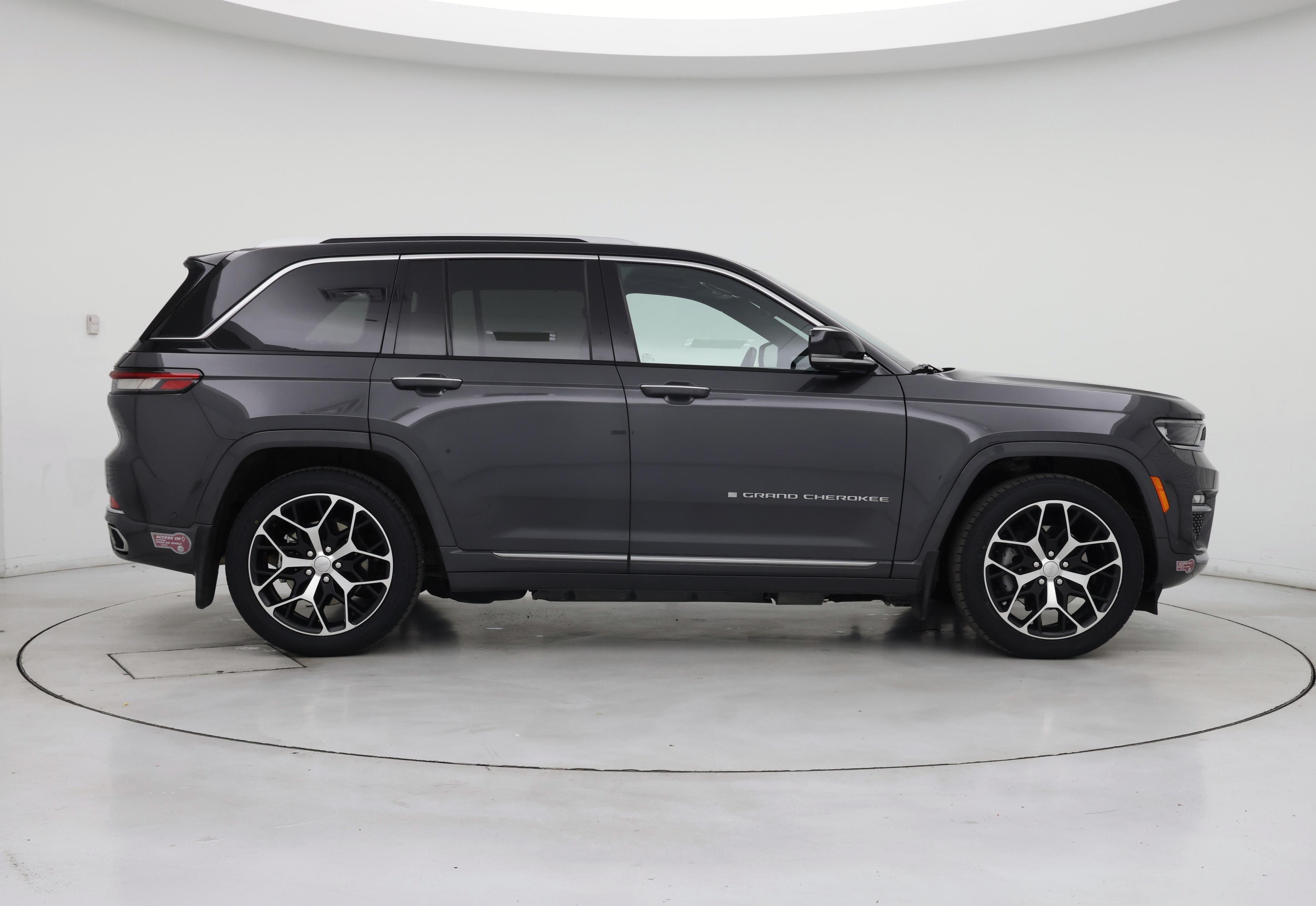 Thumbnail: 2022 Jeep Grand Cherokee - 7